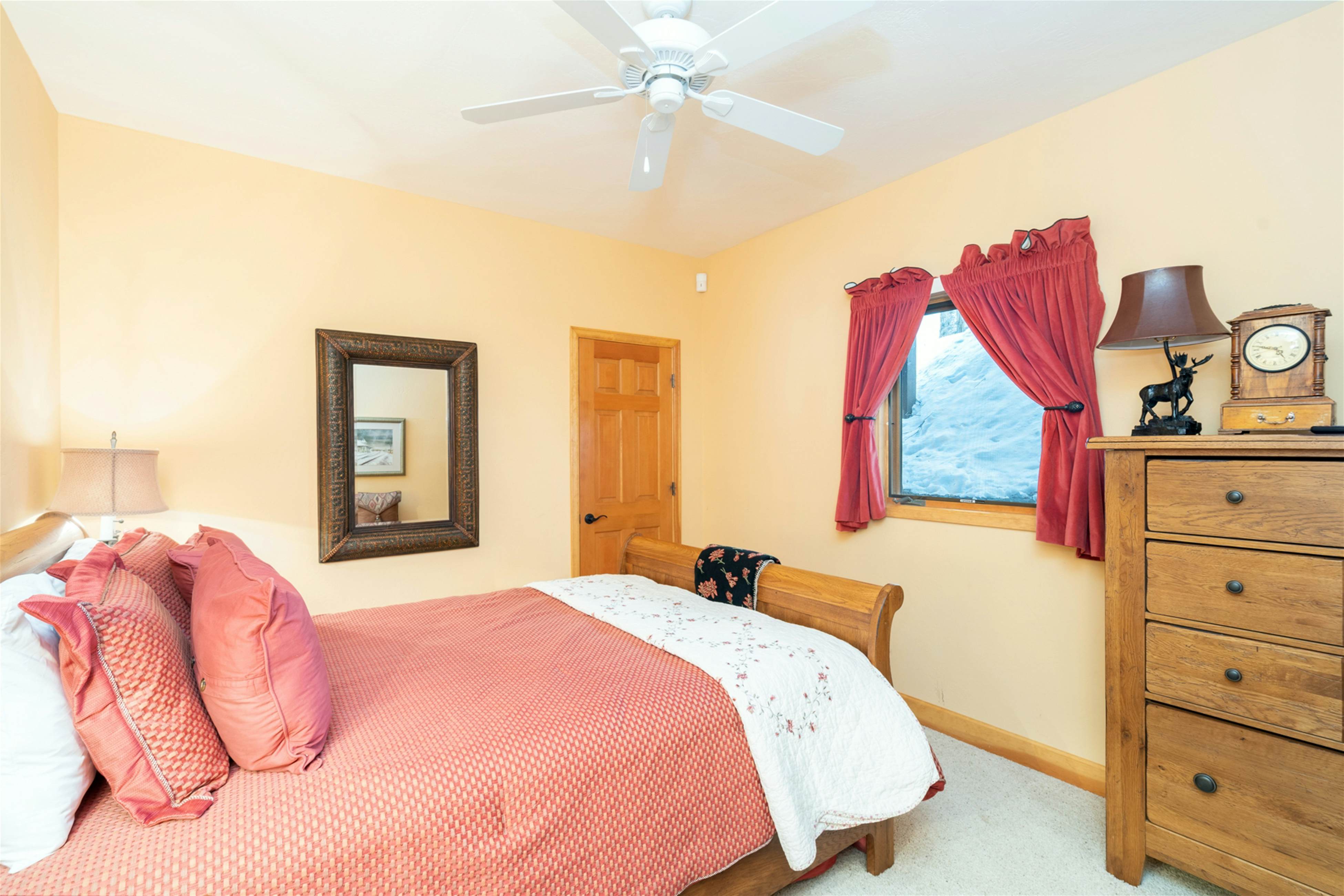 Double Eagle 102 - Back Nine Abode