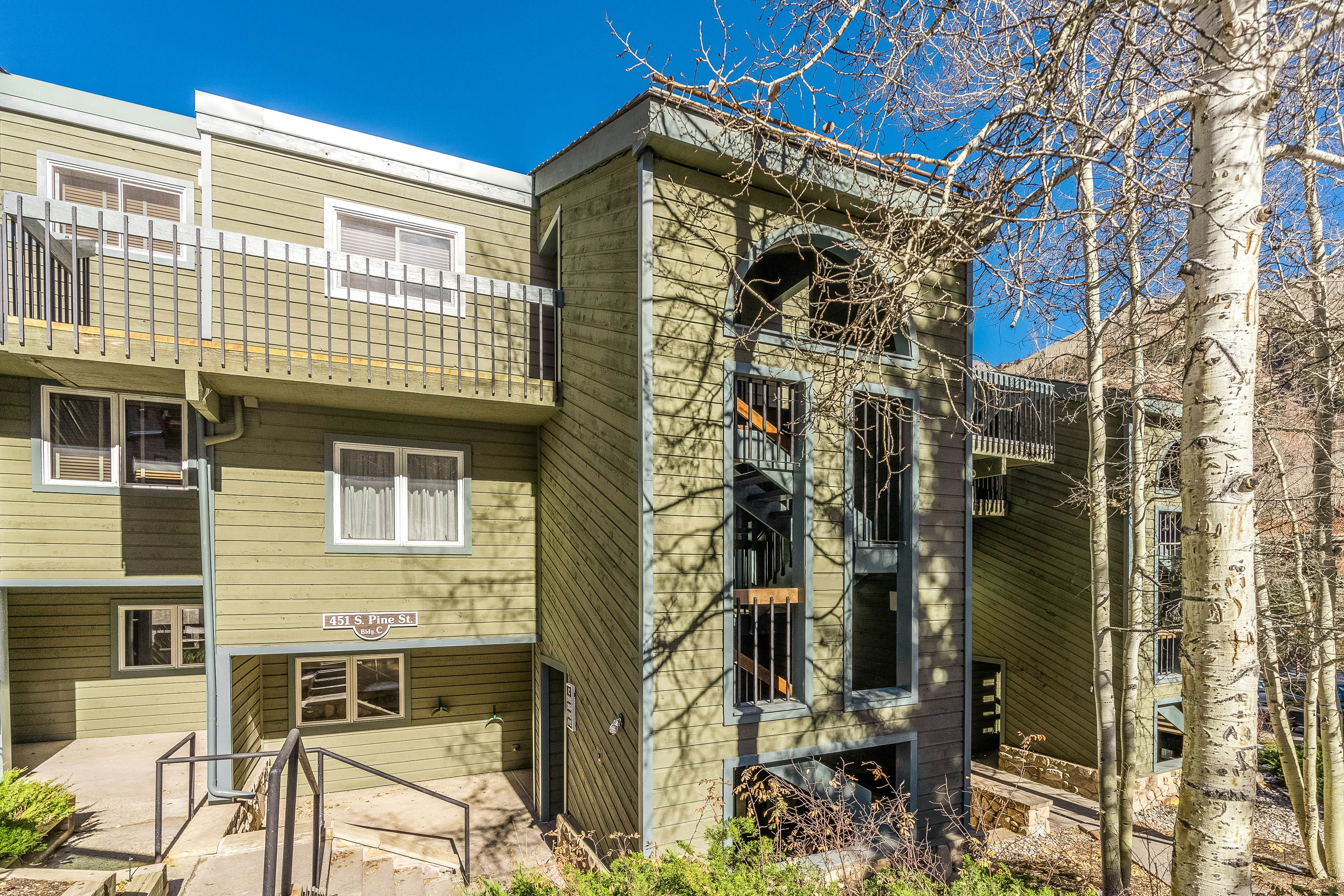 Riverside C203 - Riverside Owl