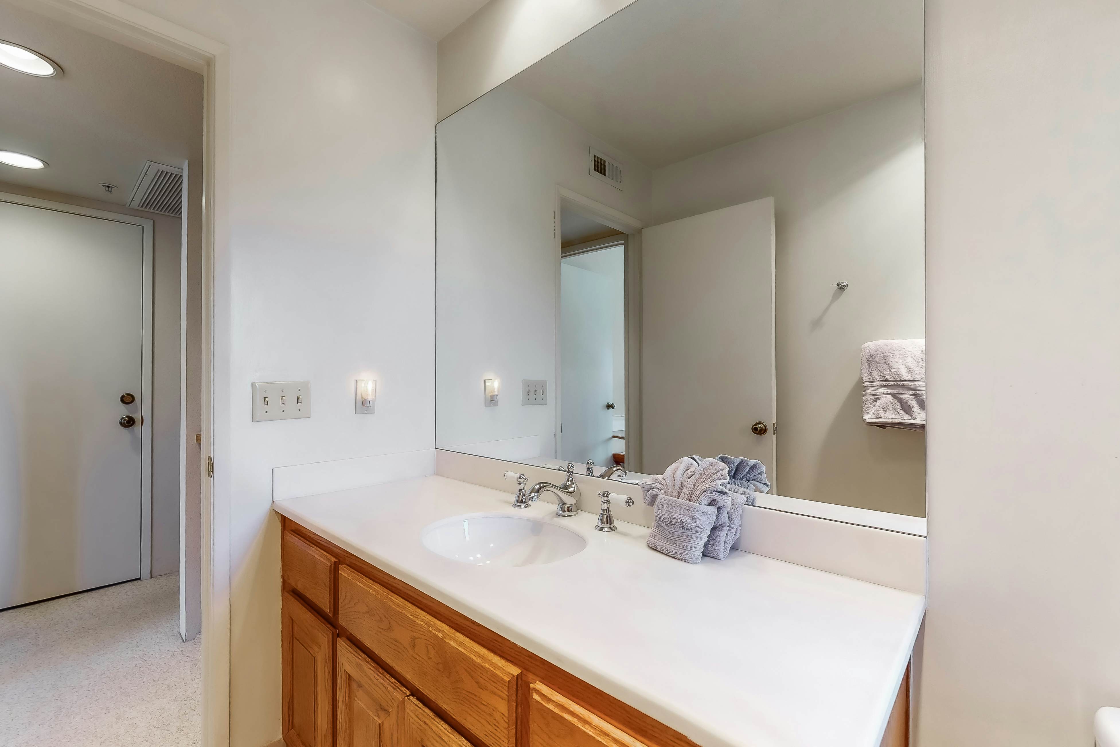 Plaza Villa Downtown Condo - 2877