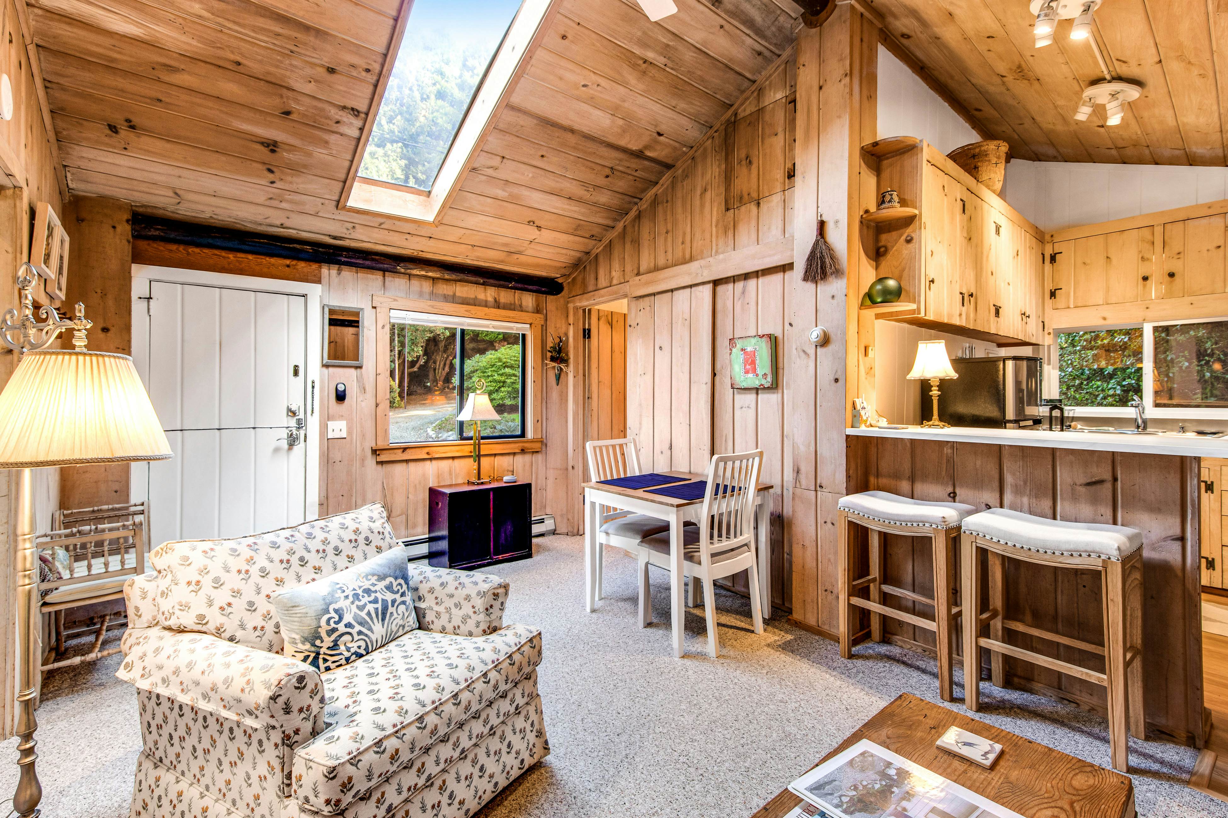 Cozy Cottage by the Sea