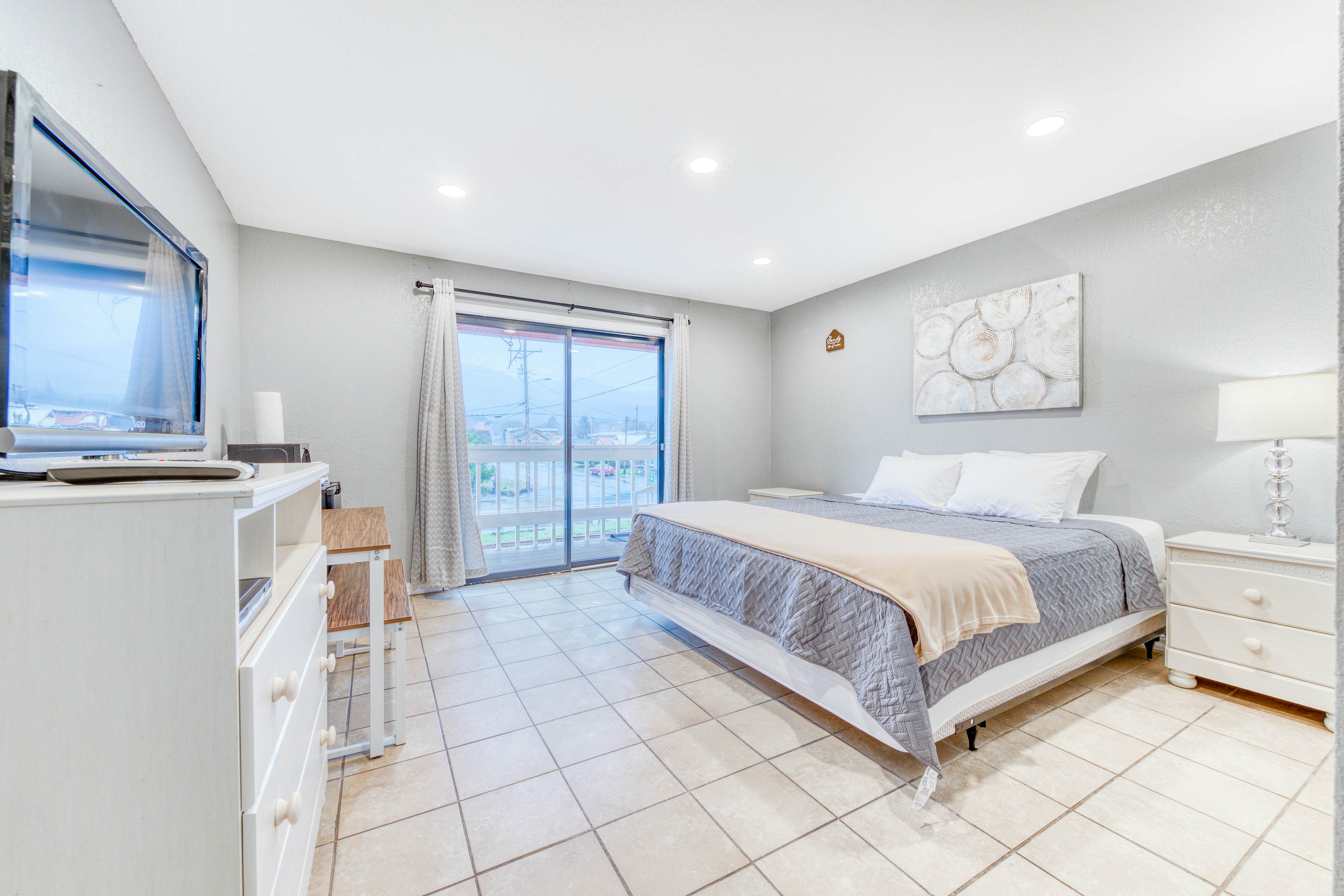 Rockaway Beach Rentals, Vacation Rentals, Lodging Vacasa