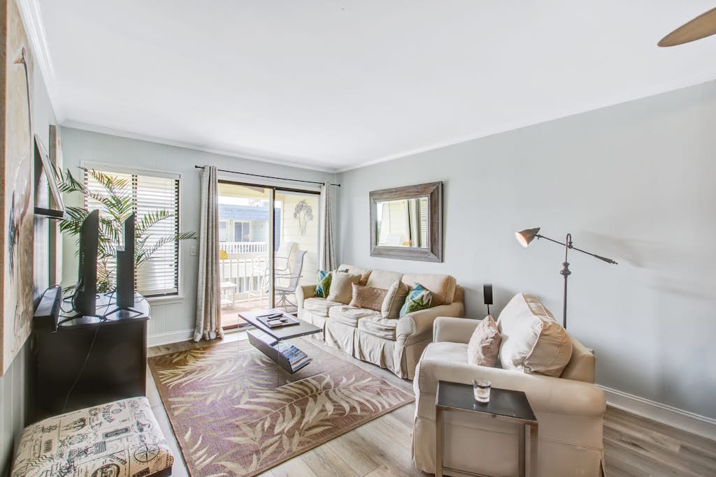 Comfortable villa one row away from the beach w/shared pool & grills — Isle of Palms, SC — vacation rental