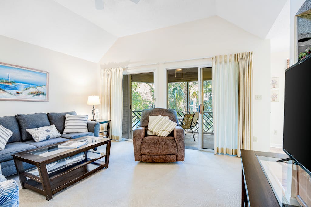 Lagoon view, second floor villa w/ screened in porch, short walk to the beach — Kiawah Island, SC — vacation rental