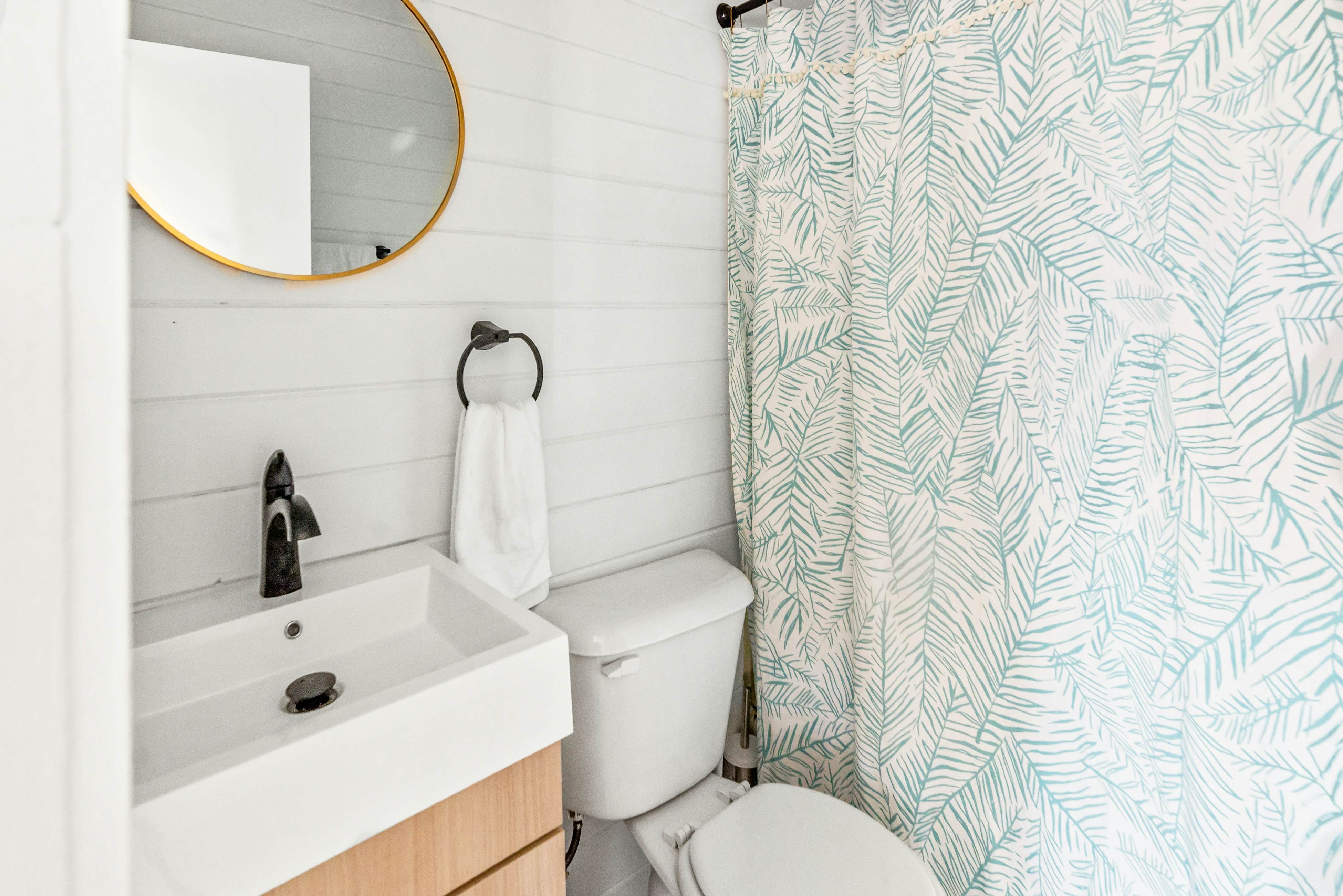 Cayuga Street Sunshine Retreat