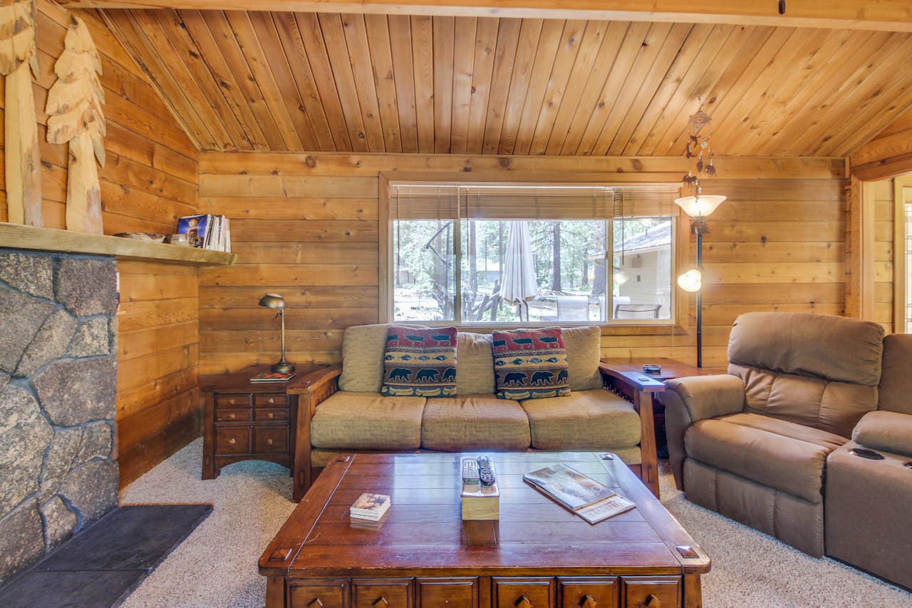 Otter Lane 11 Discover Sunriver 3 BD Vacation Rental in Sunriver