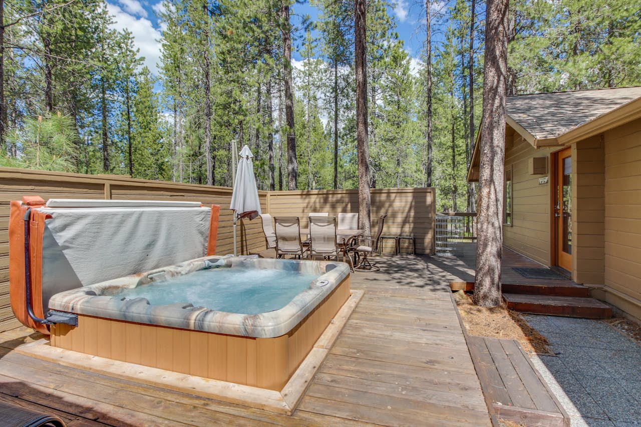 Otter Lane 11 3 BD Vacation Rental in Sunriver, OR Vacasa