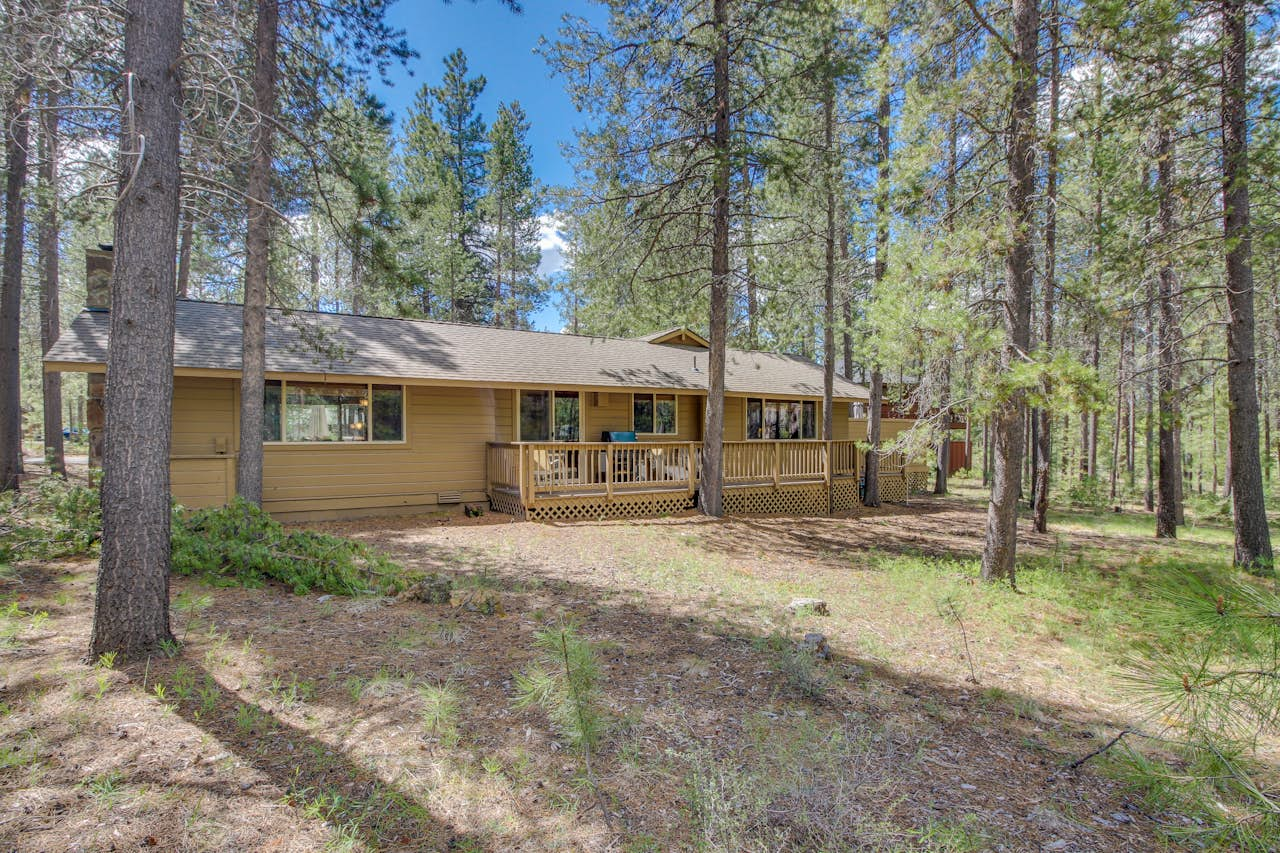 Otter Lane 11 | 3 BD Vacation Rental in Sunriver, OR | Vacasa