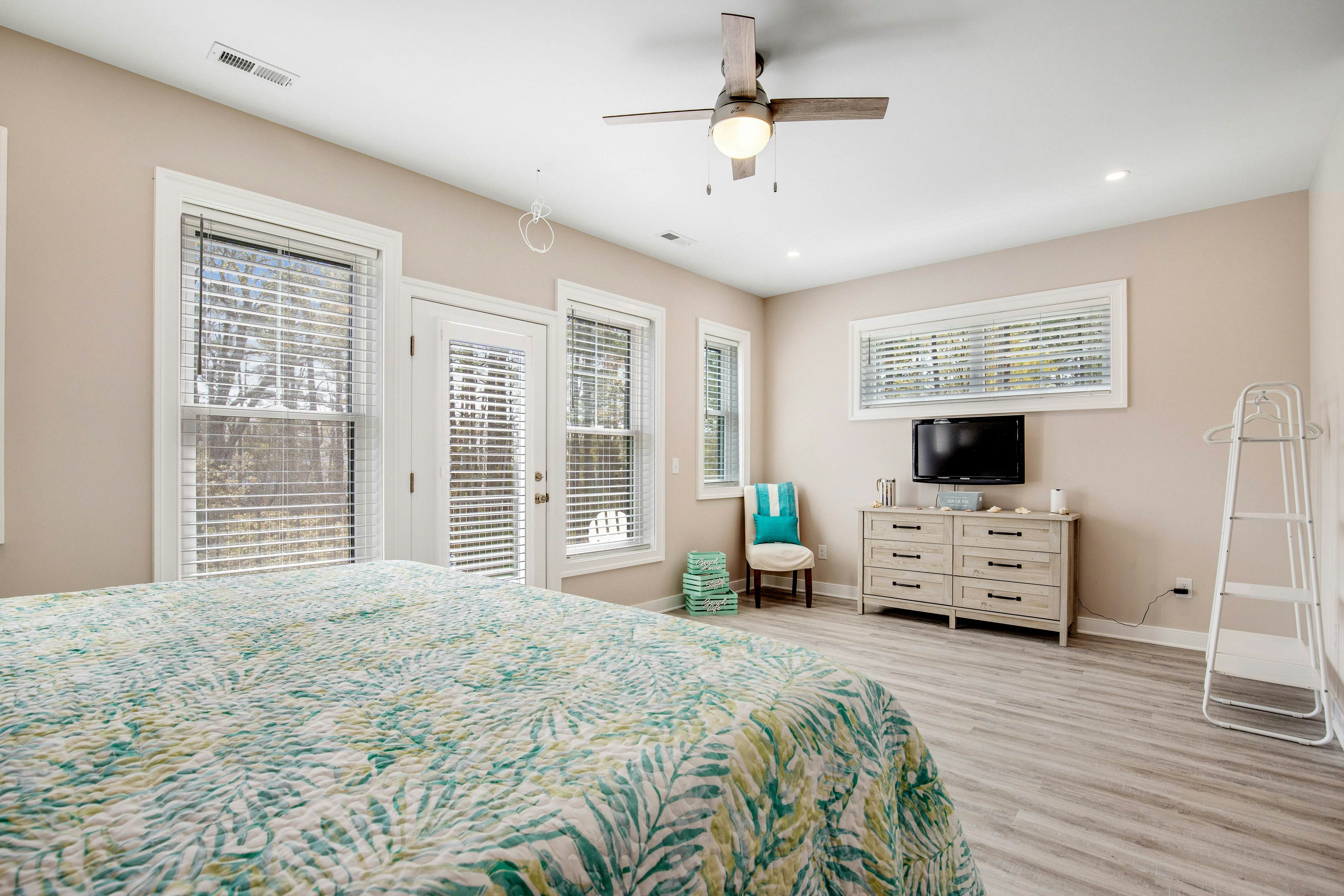 Pond Acres 402 Salt Pond 4 BD Bethany Beach, DE Vacation Rental