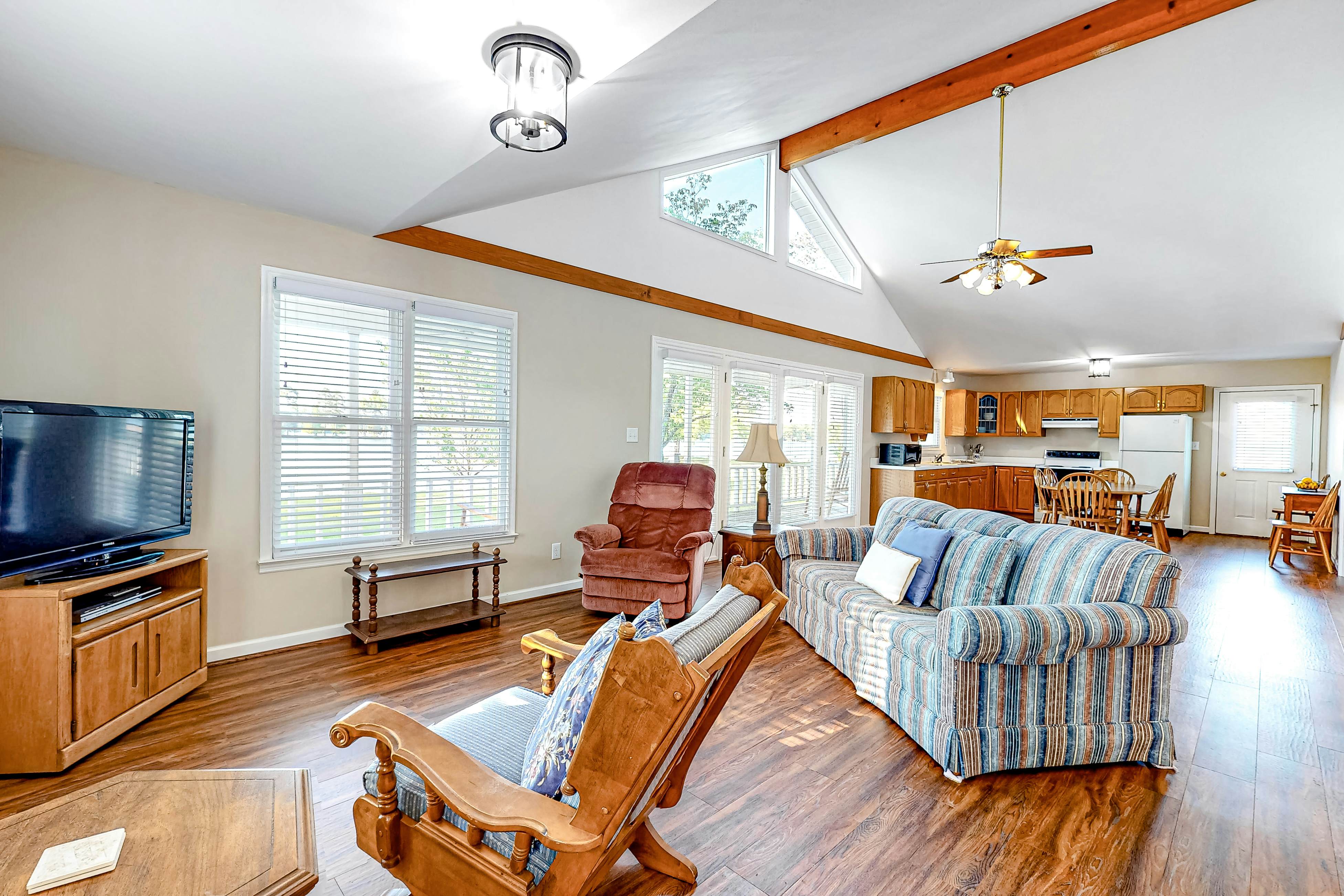 Lake Murray Vacation Rentals, Lake House Rentals, Cabins Vacasa