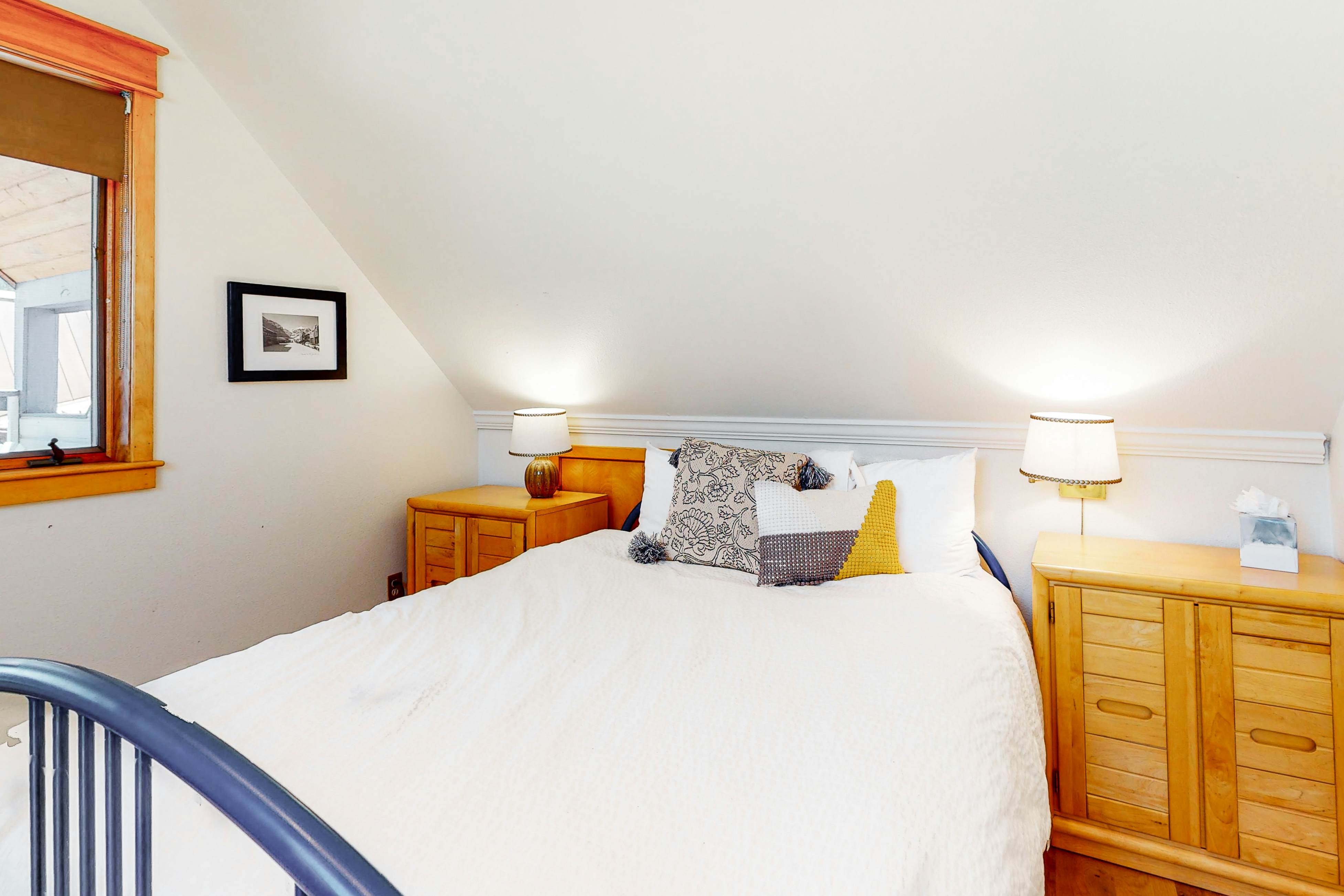 Smuggler Condos E - Smuggler Way