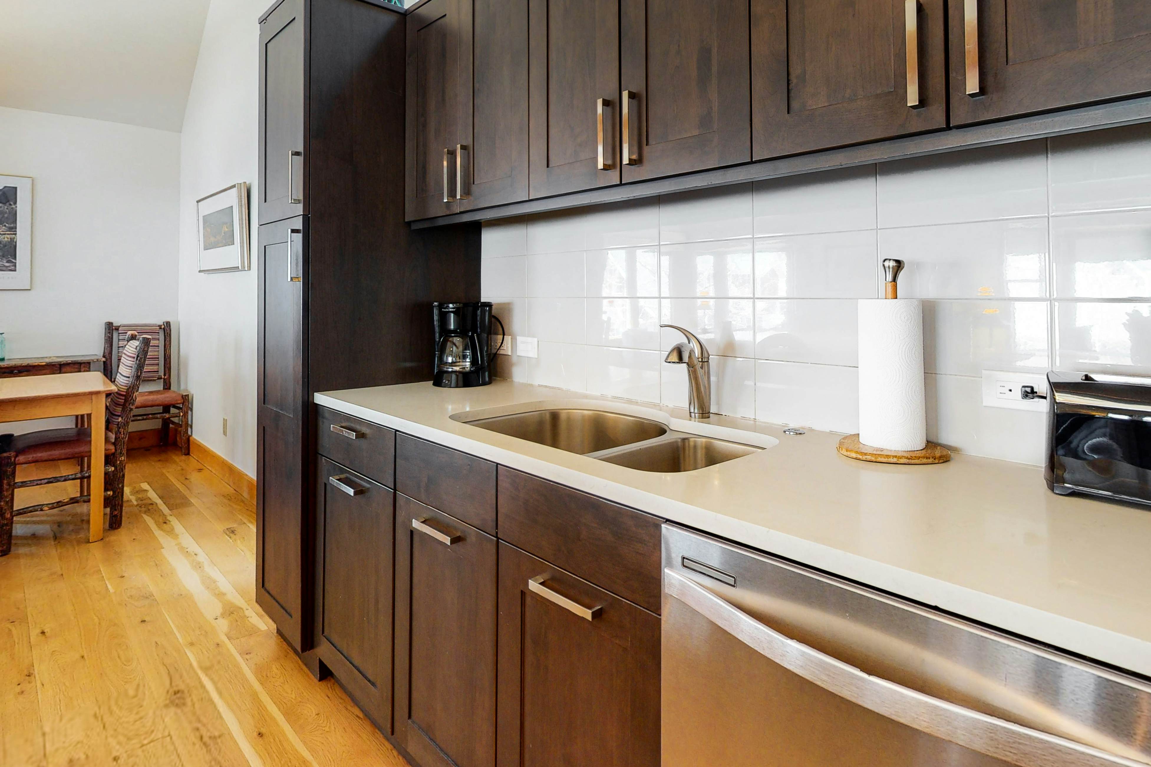 Smuggler Condos E - Smuggler Way