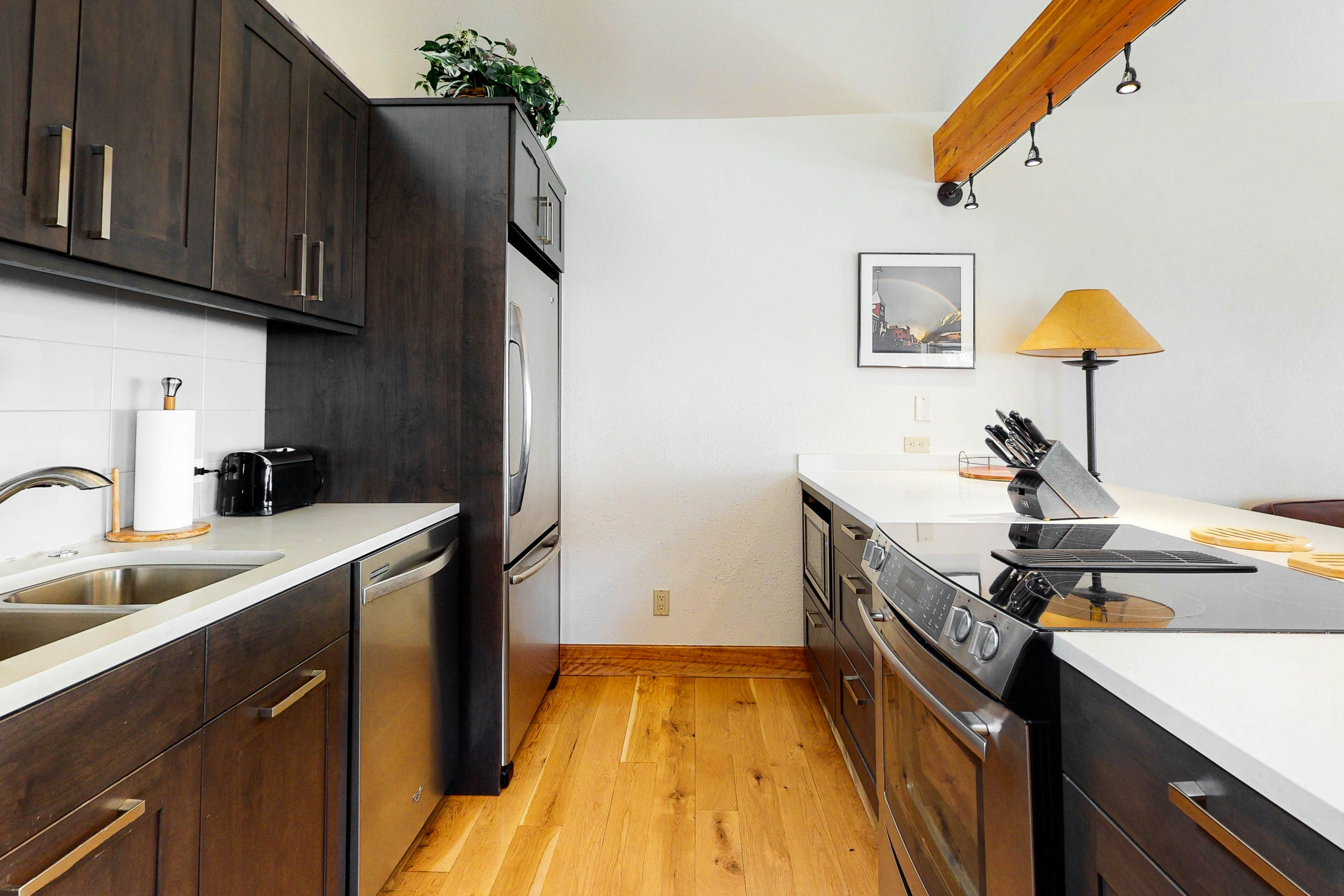 Smuggler Condos E - Smuggler Way