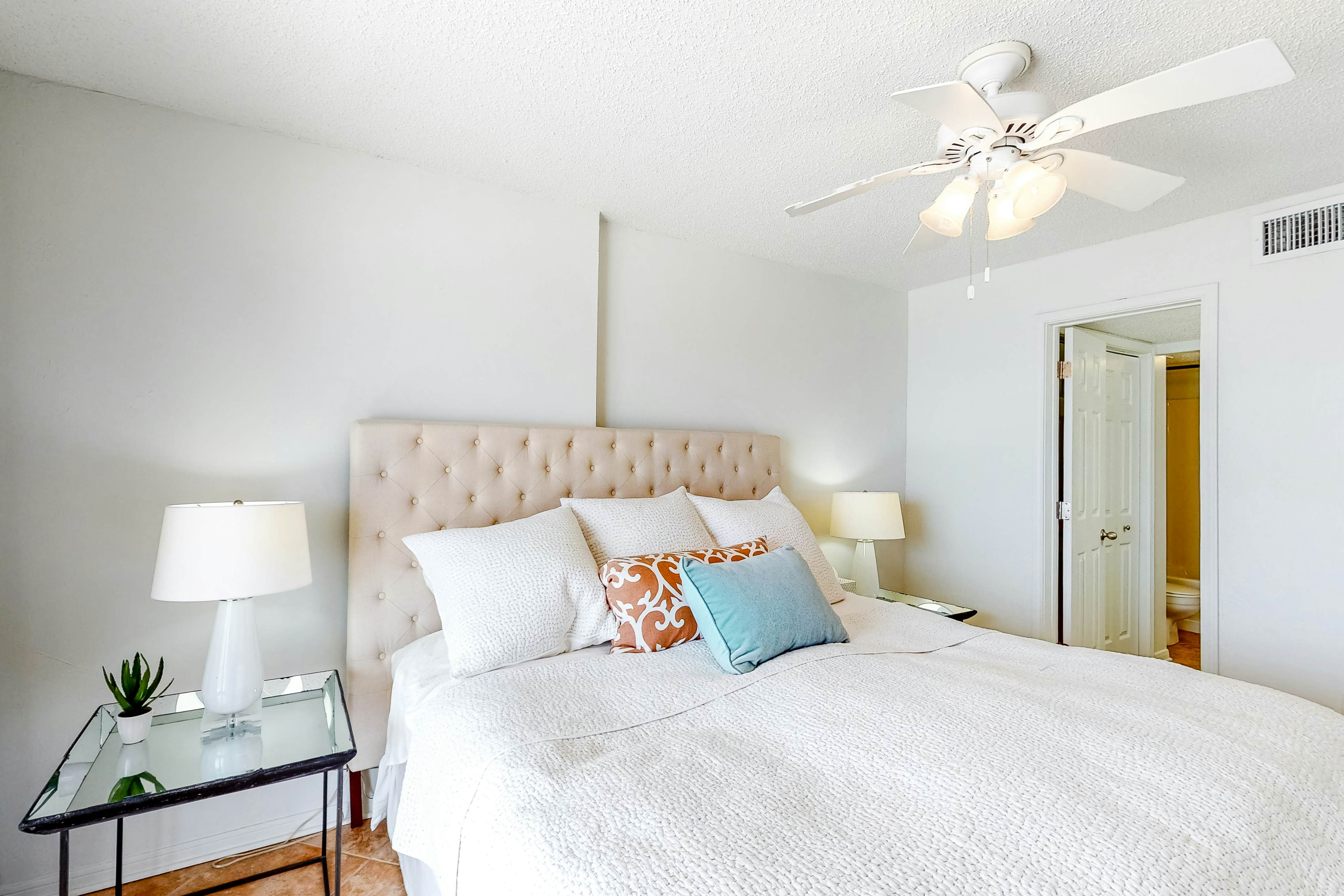 Ocean House I 1502 - C'est La Vie