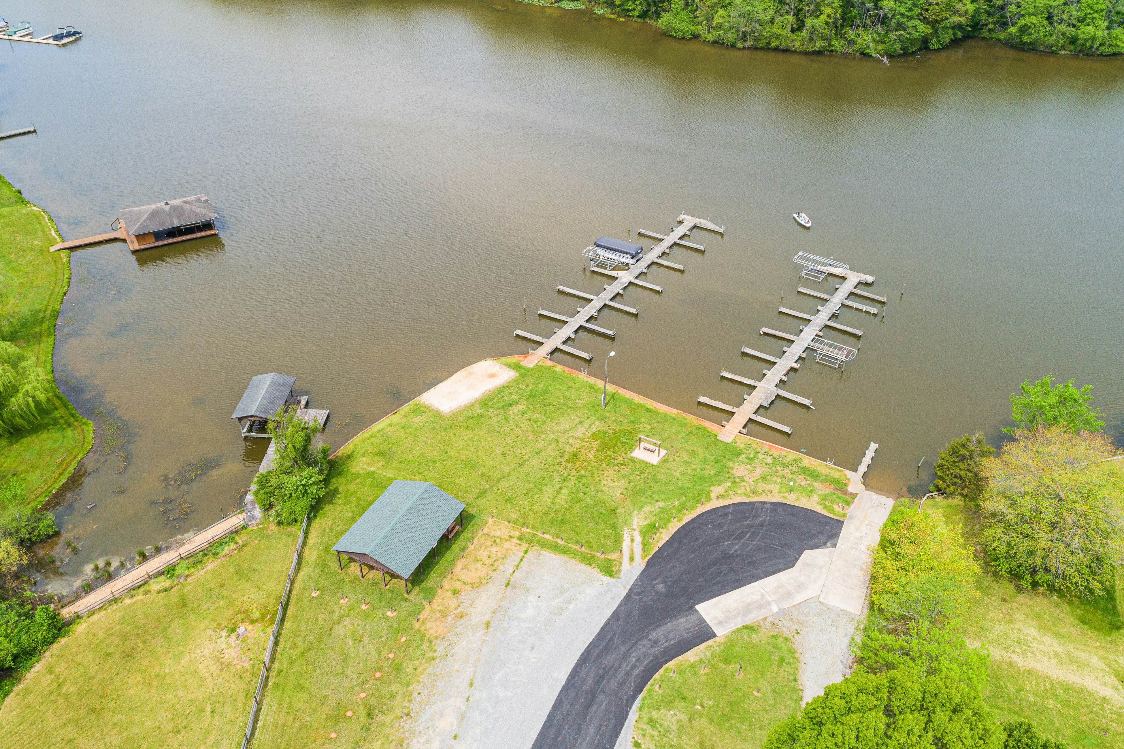 Lake Therapy 3 BD Louisa, VA Vacation Rental Vacasa