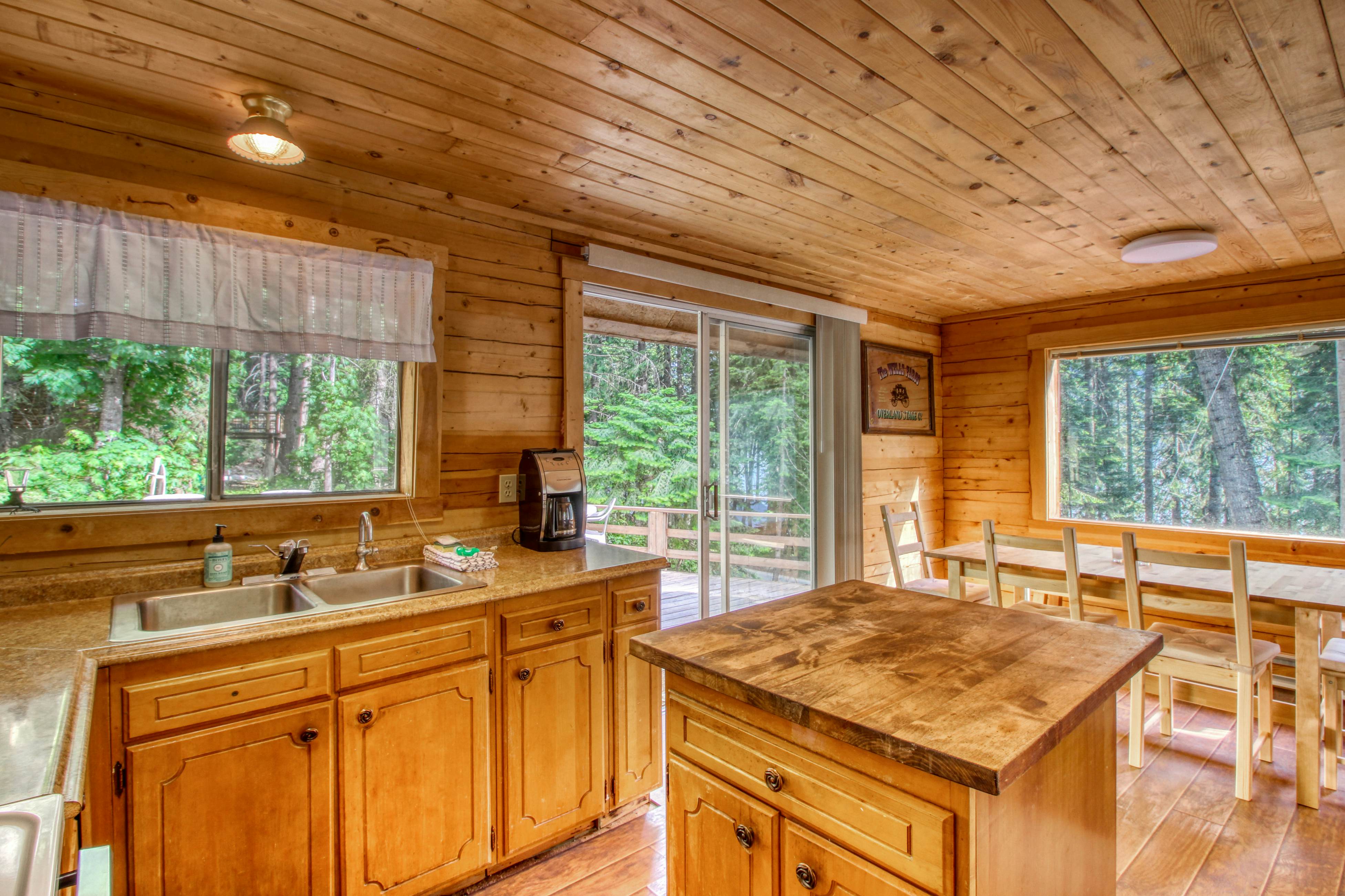 Sweet Retreat Cabin 1 BD Leavenworth, WA Vacation Rental Vacasa