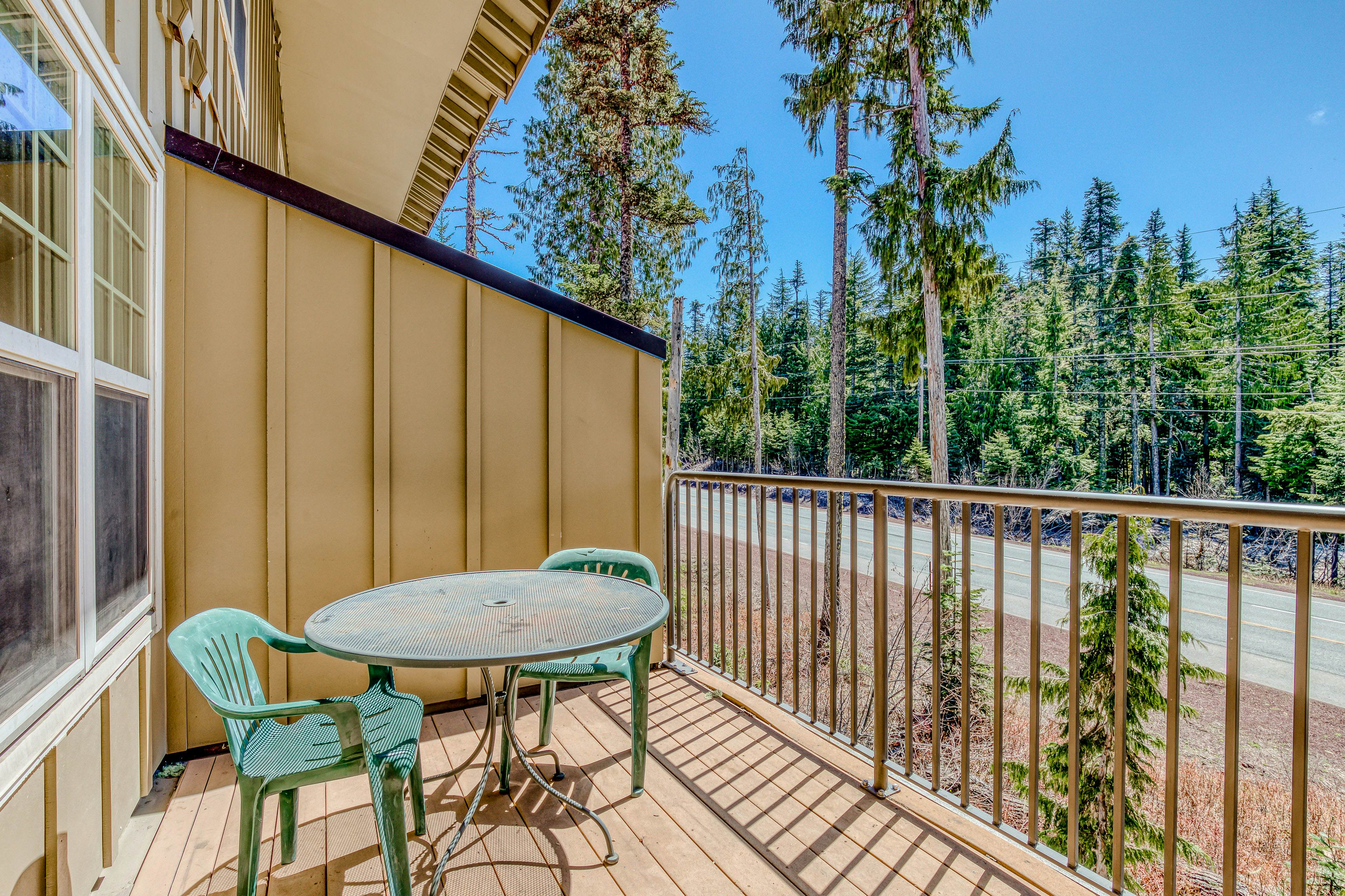 Collins Lake 146 2 BD Government Camp, OR Vacation Rental Vacasa