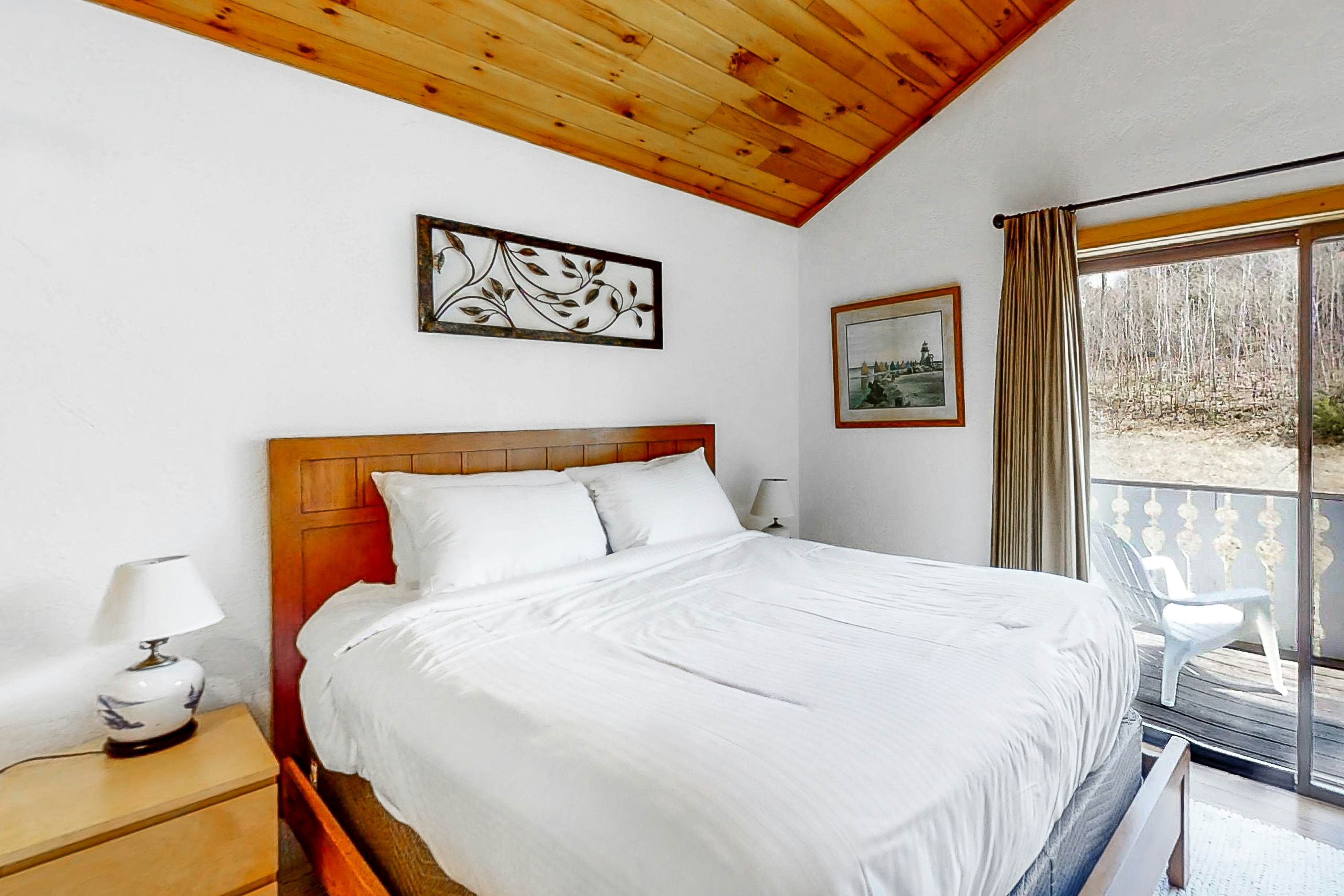 Linderhof Mountainside 12 2 BD Bartlett, NH Vacation Rental Vacasa