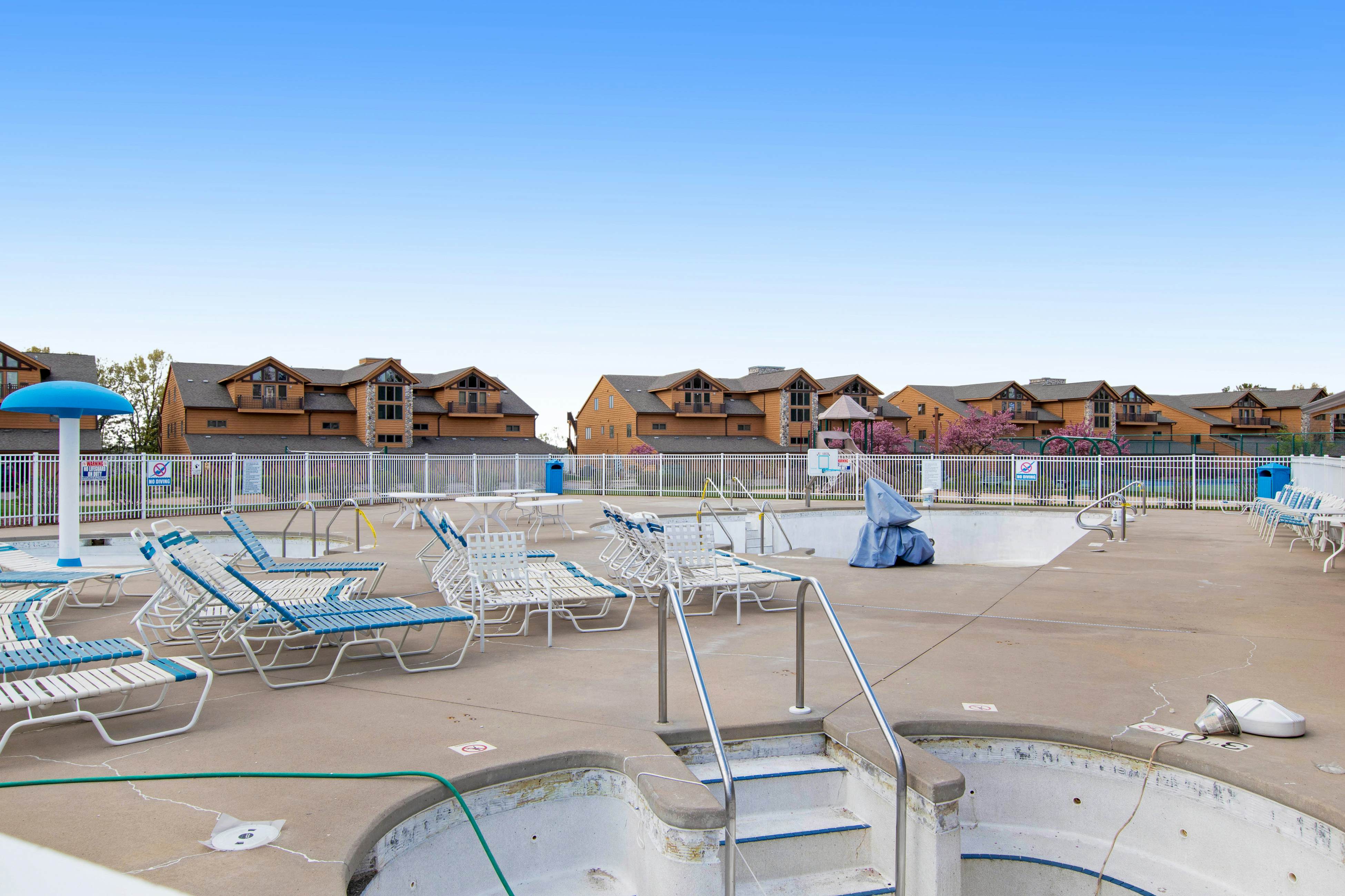 Sunset Condominiums - DNA House