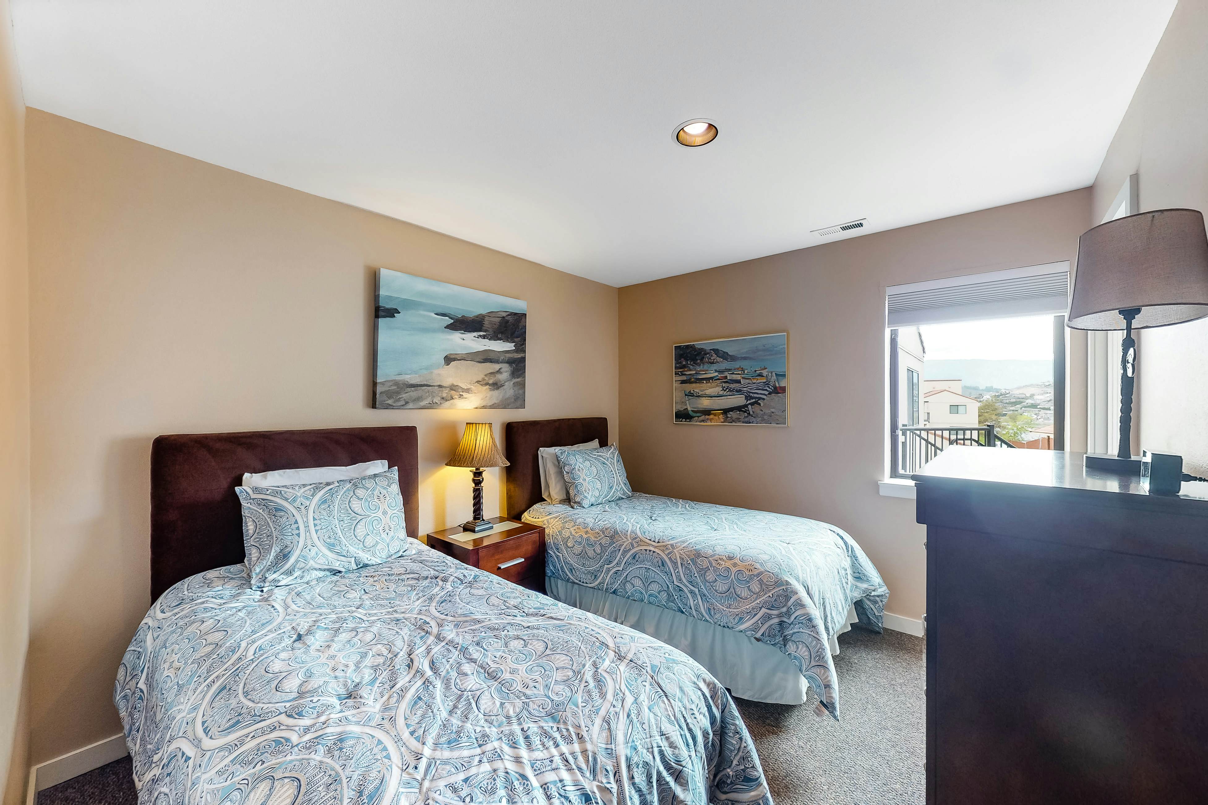 Lake Chelan Shores - A Lakeside Spectacular #17-10