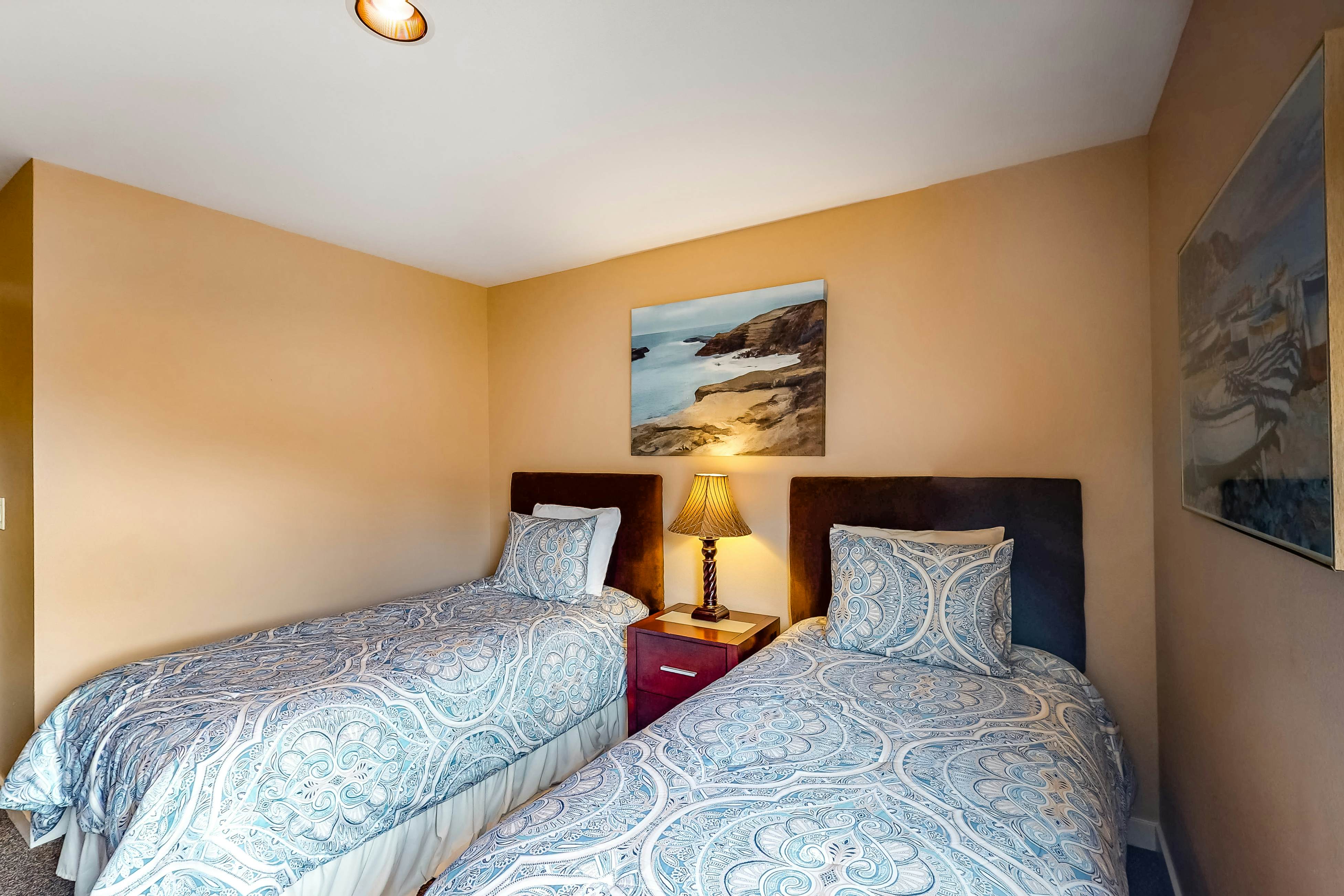 Lake Chelan Shores - A Lakeside Spectacular #17-10