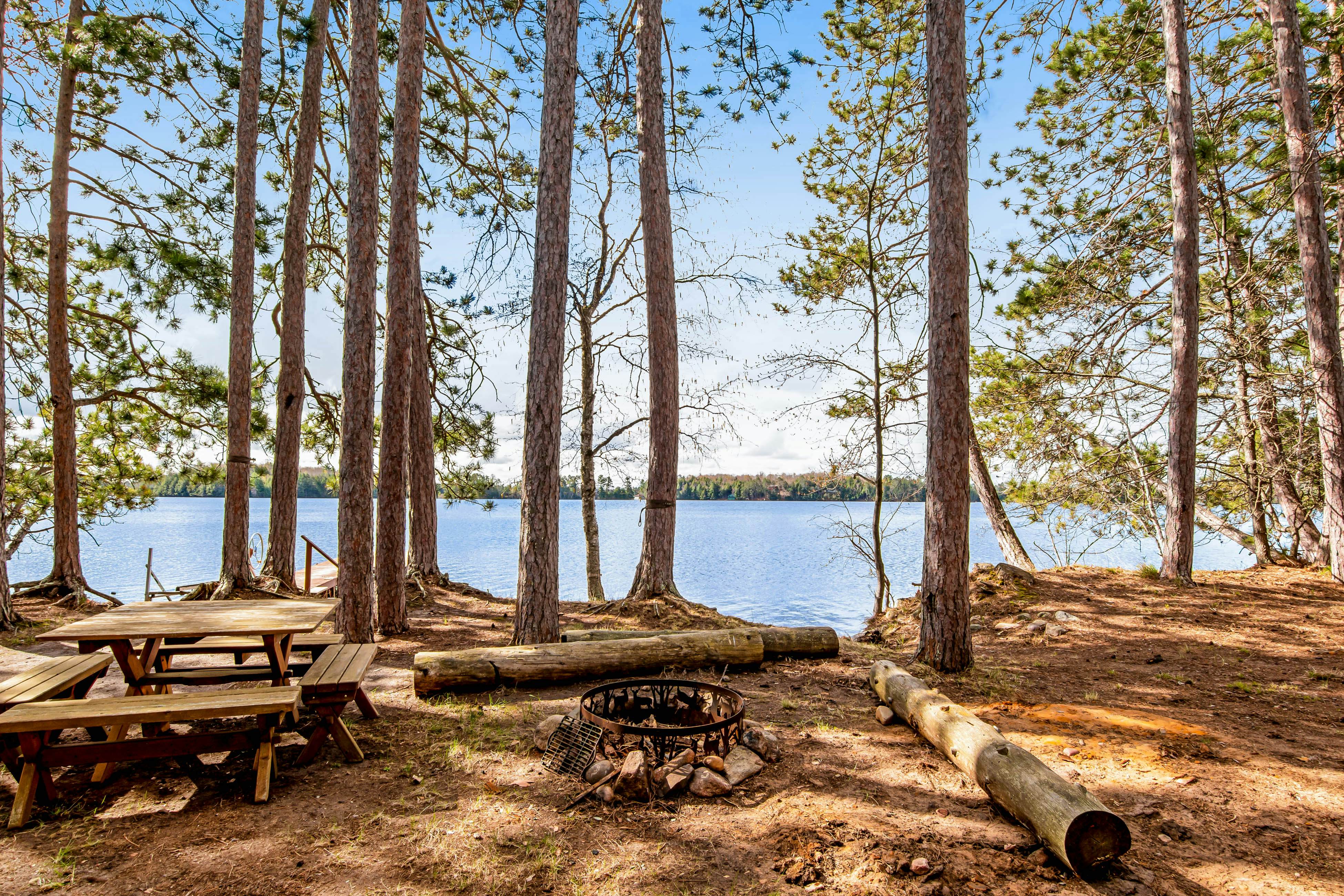 Bucky's PineIsle Retreat