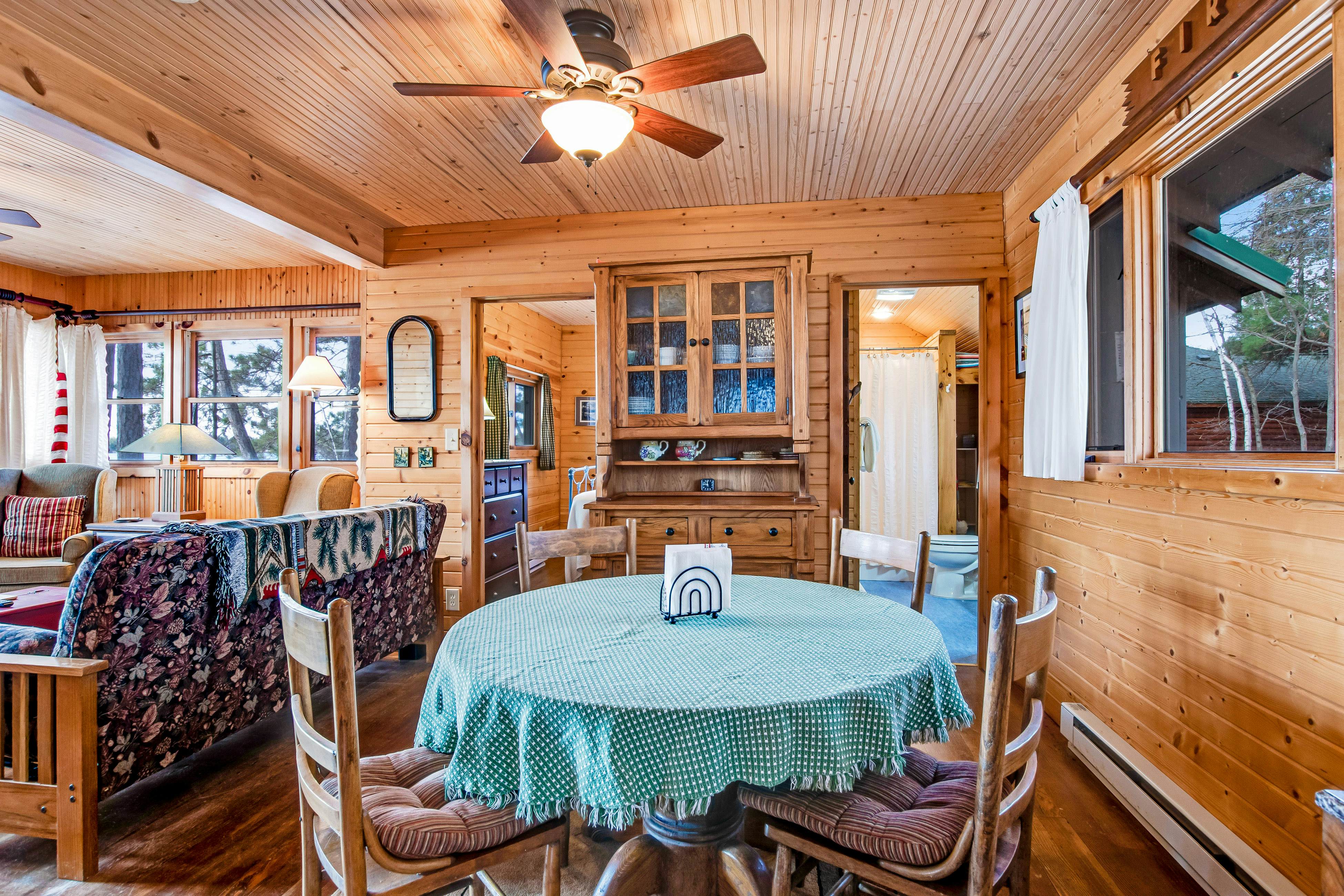 Bucky's PineIsle Retreat