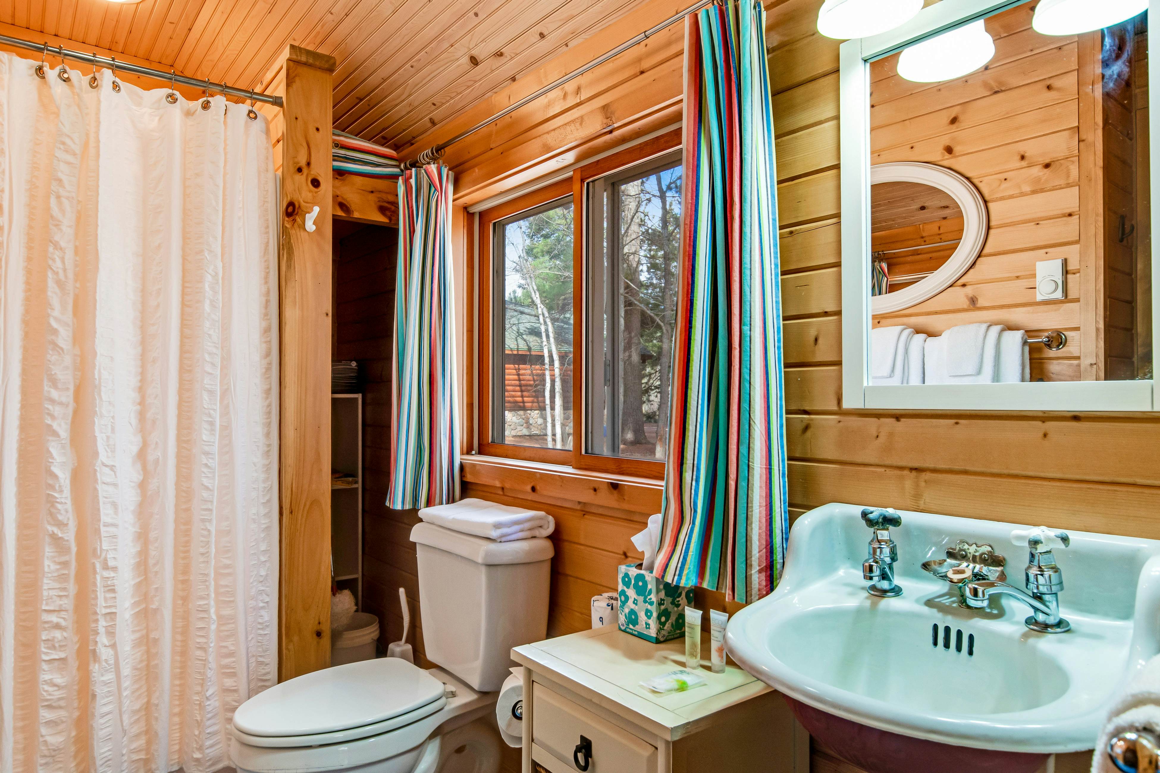 Bucky's PineIsle Retreat