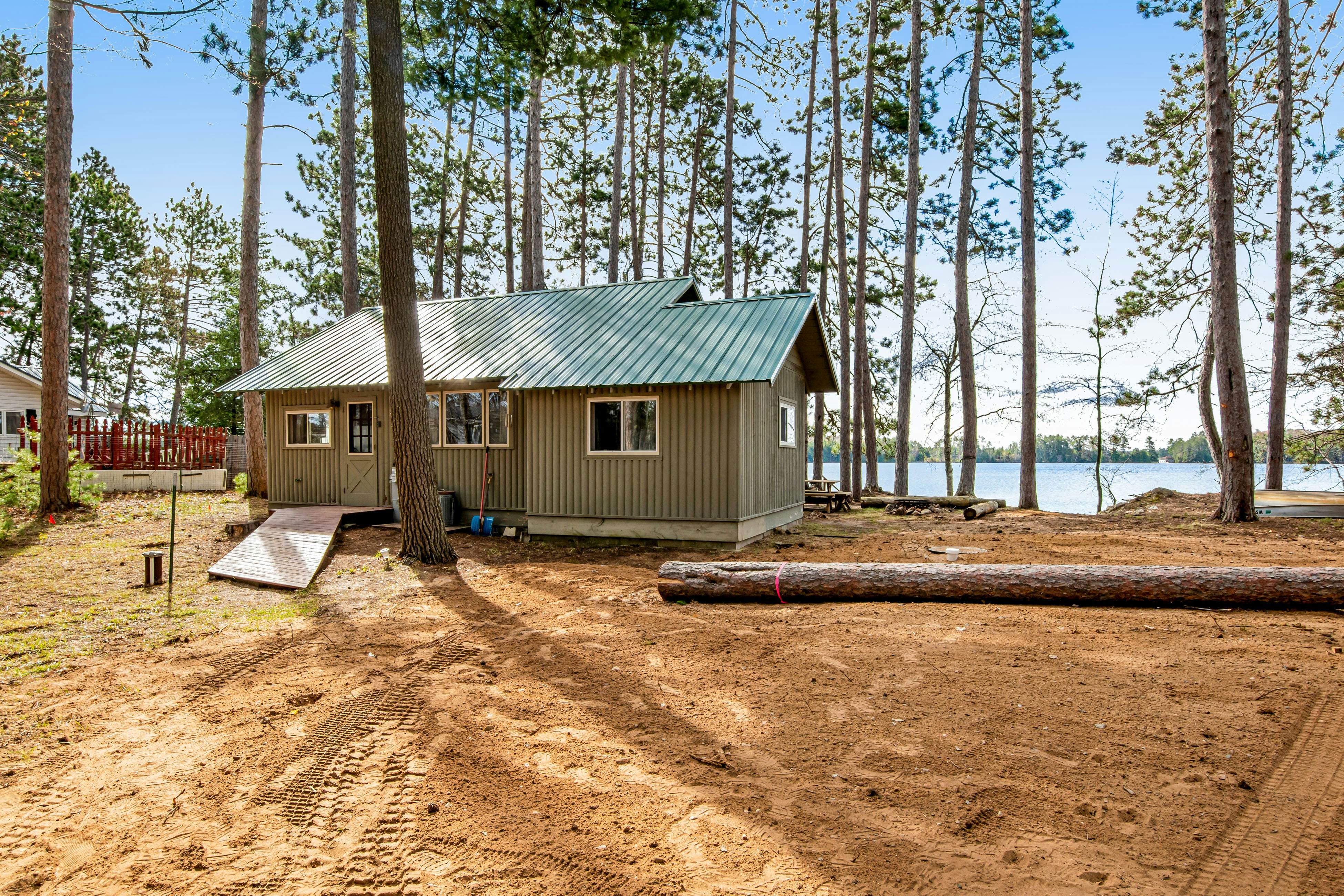 Bucky's PineIsle Retreat