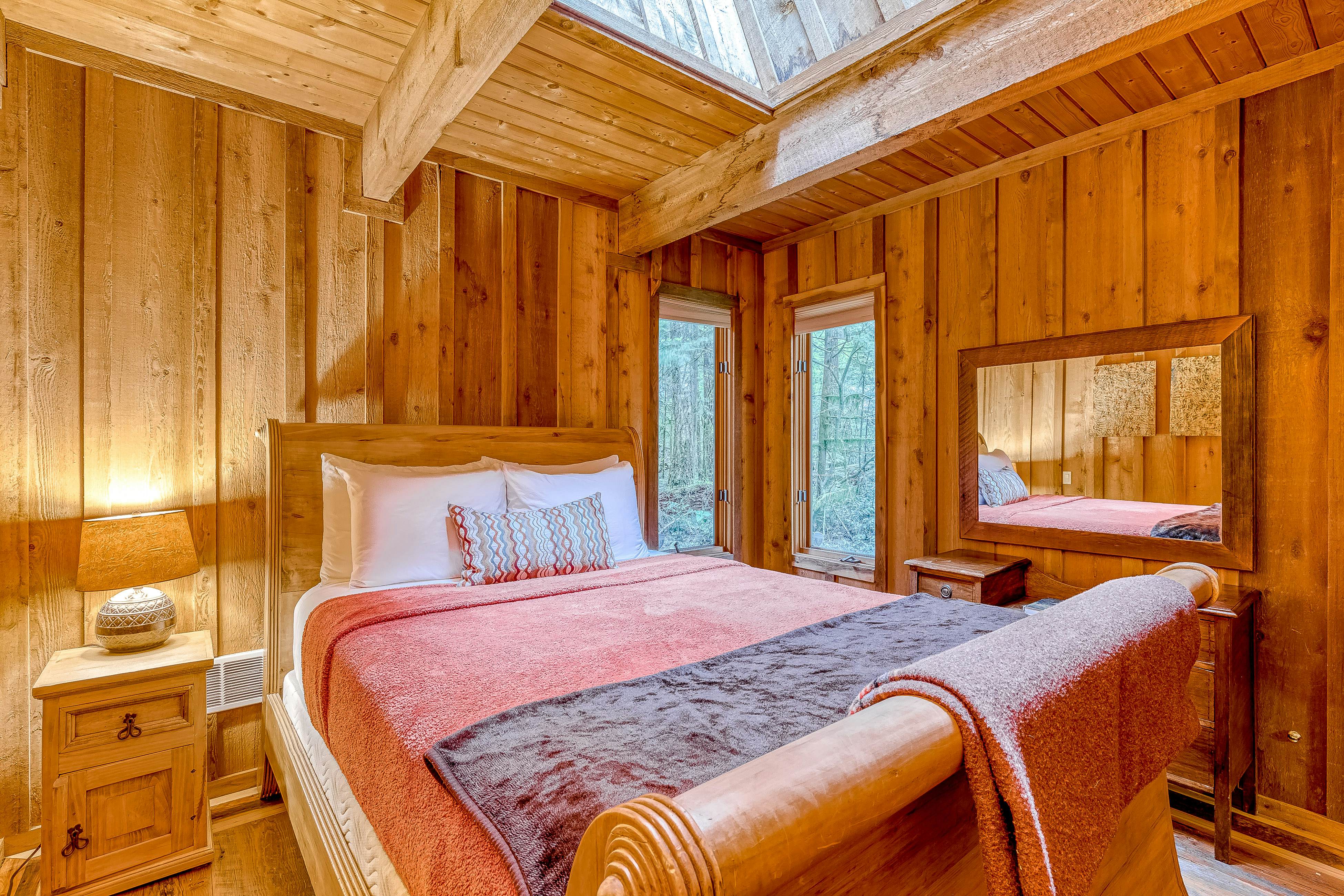 Sycamore Lodge 3 BD Rhododendron, OR Vacation Rental Vacasa