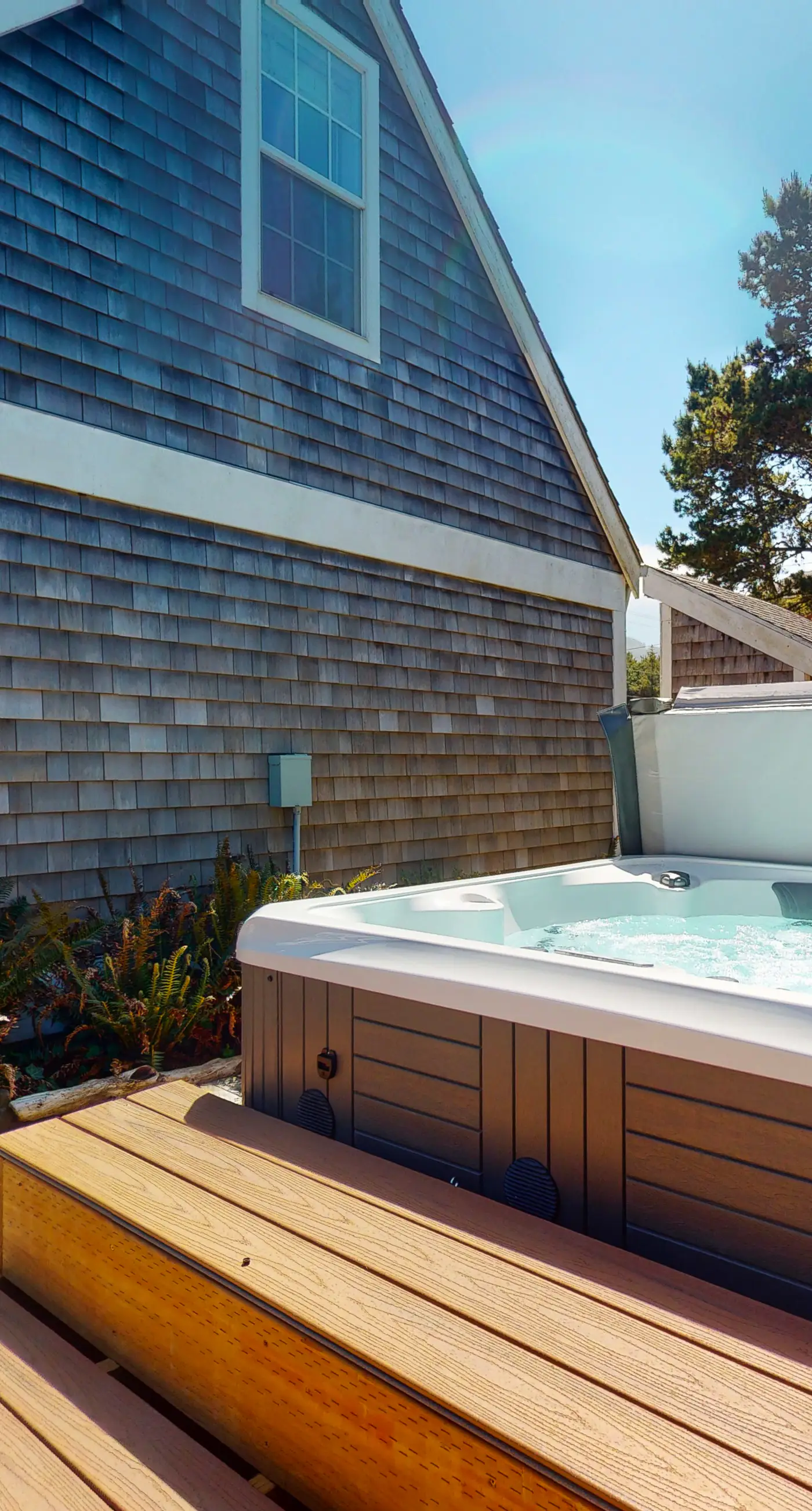 Nedonna Beach House 4 BD Rockaway Beach, OR Vacation Rental Vacasa