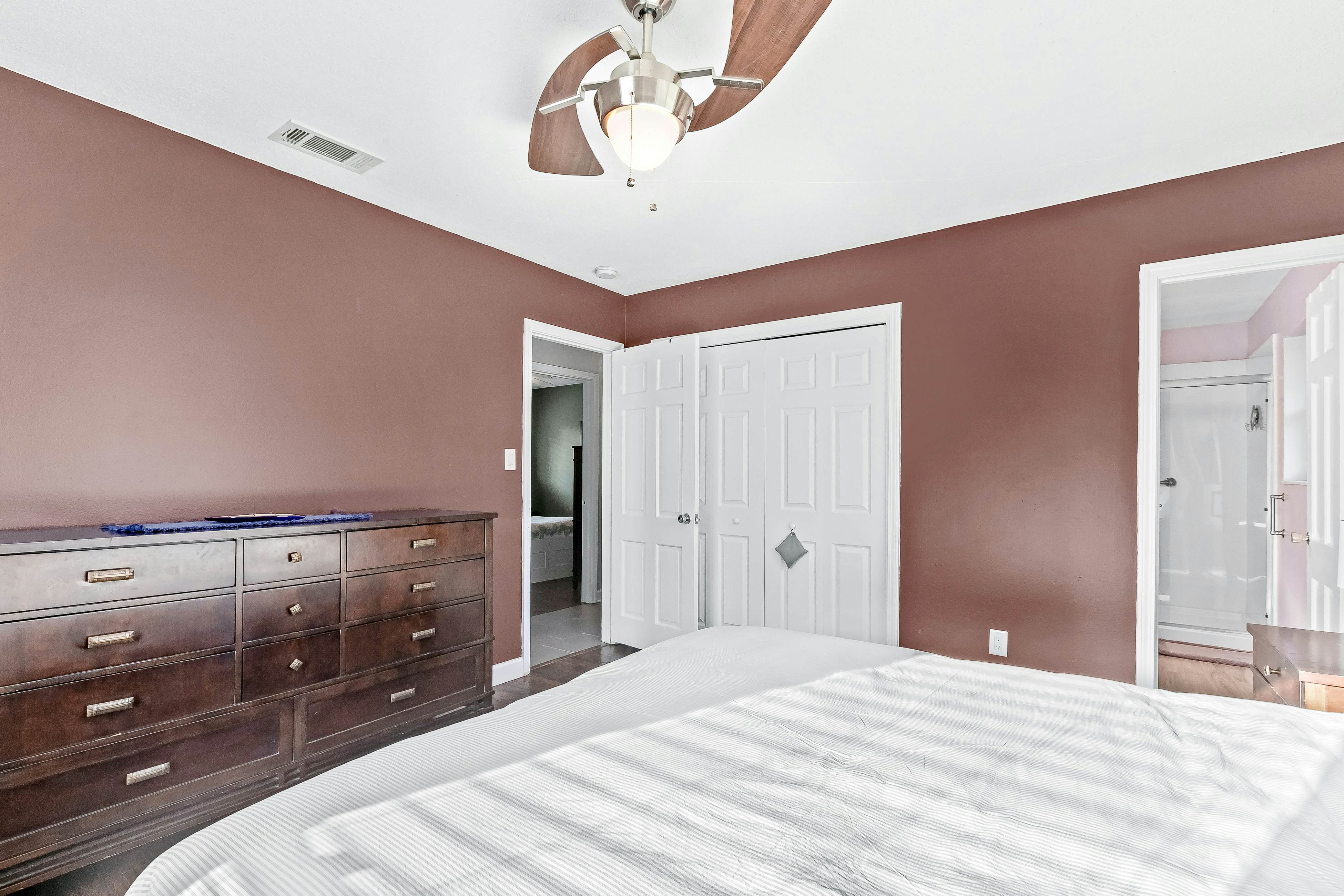 Gulf Breeze Proper 3 BD Gulf Breeze, FL Vacation Rental Vacasa