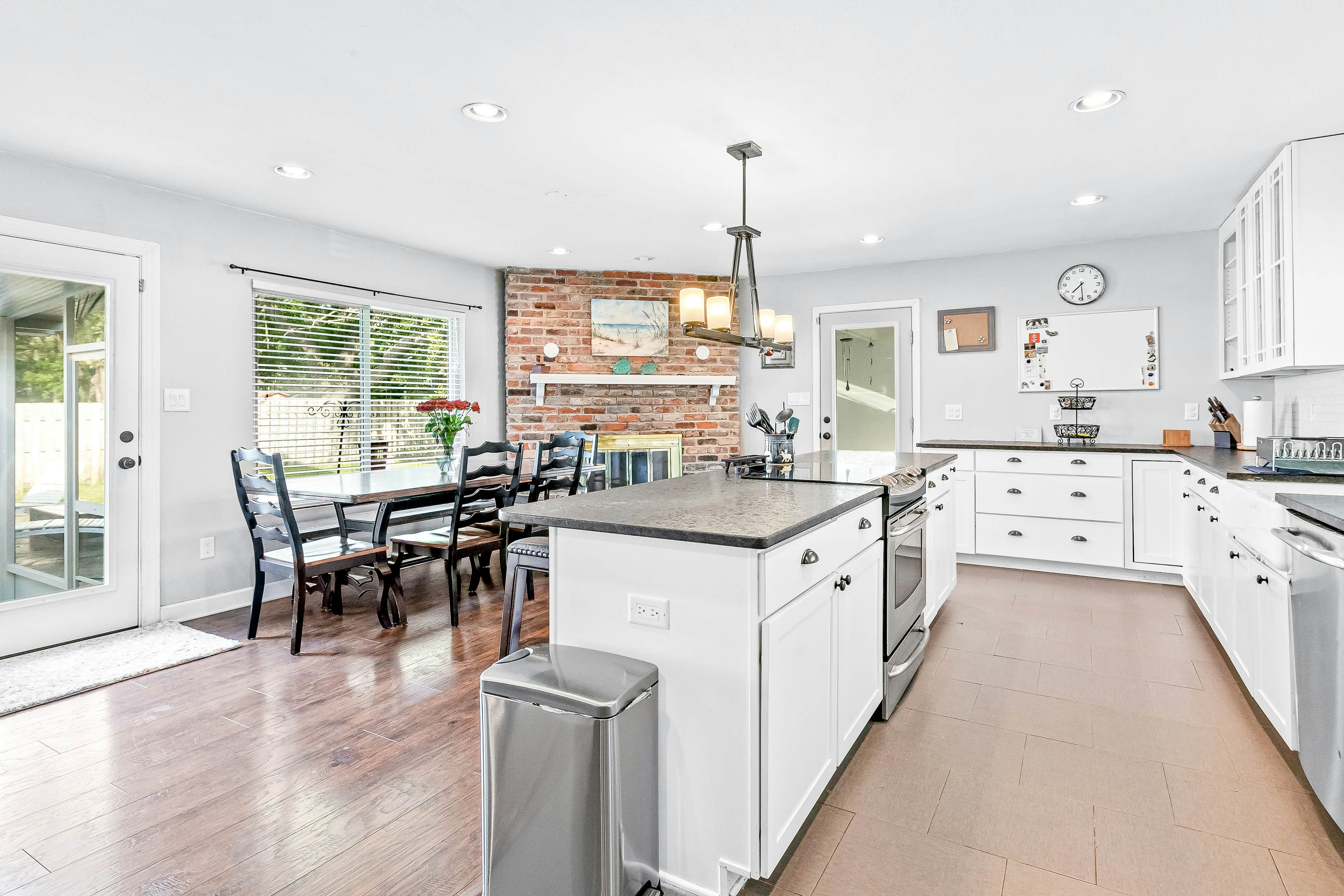 Gulf Breeze Proper 3 BD Gulf Breeze, FL Vacation Rental Vacasa