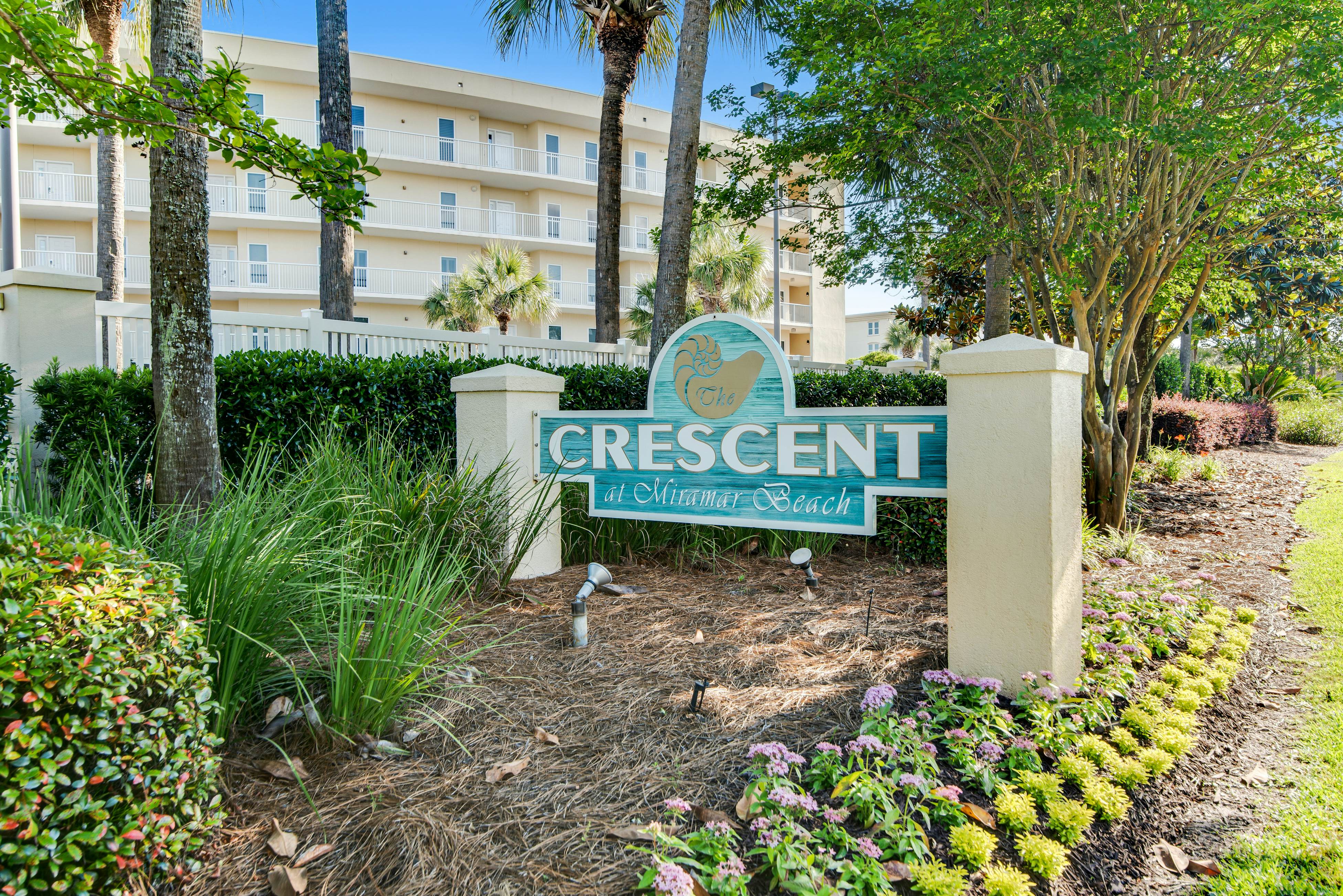 Crescent 215