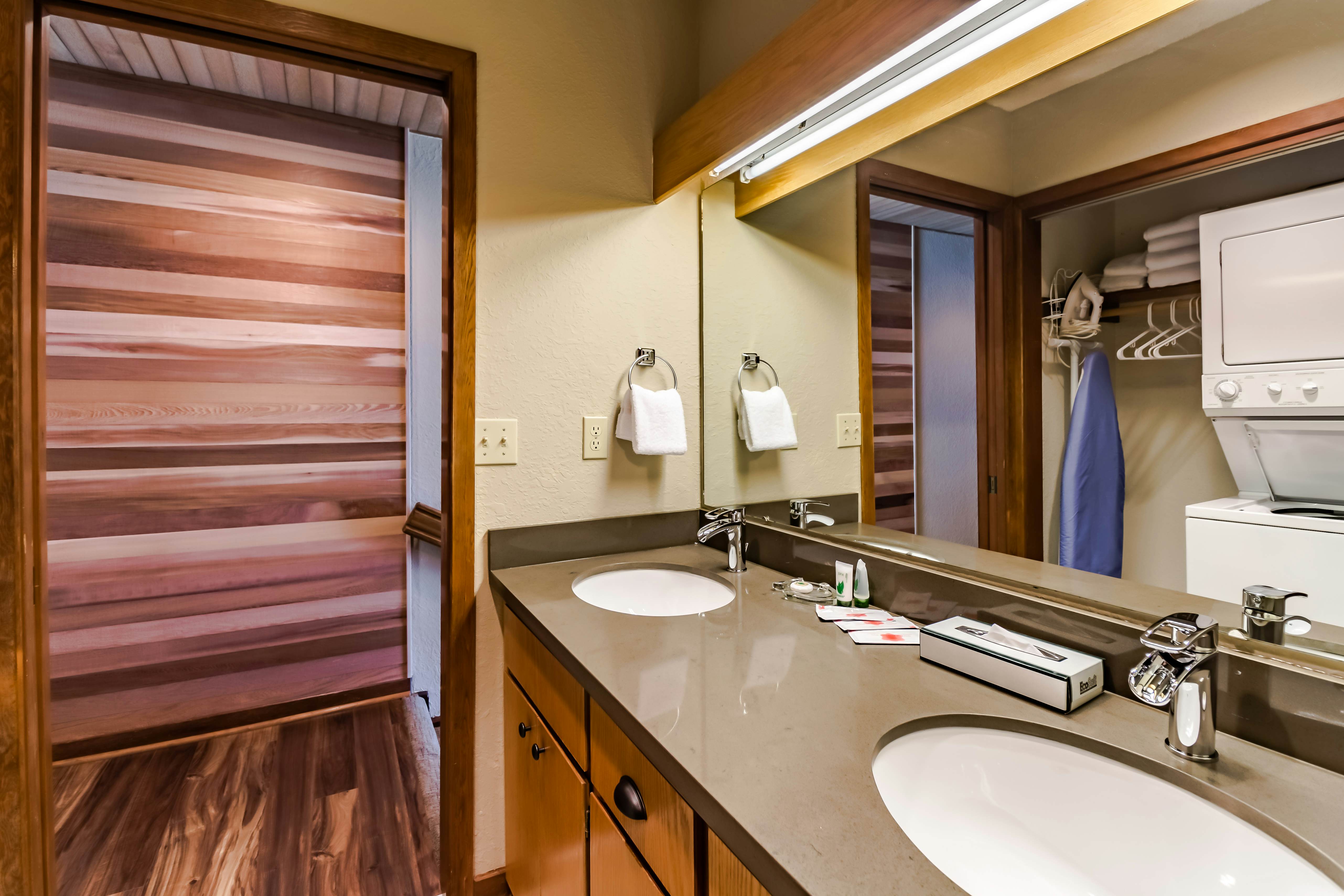 Lake Chelan Shores - Spirit of the Cascades #1-2