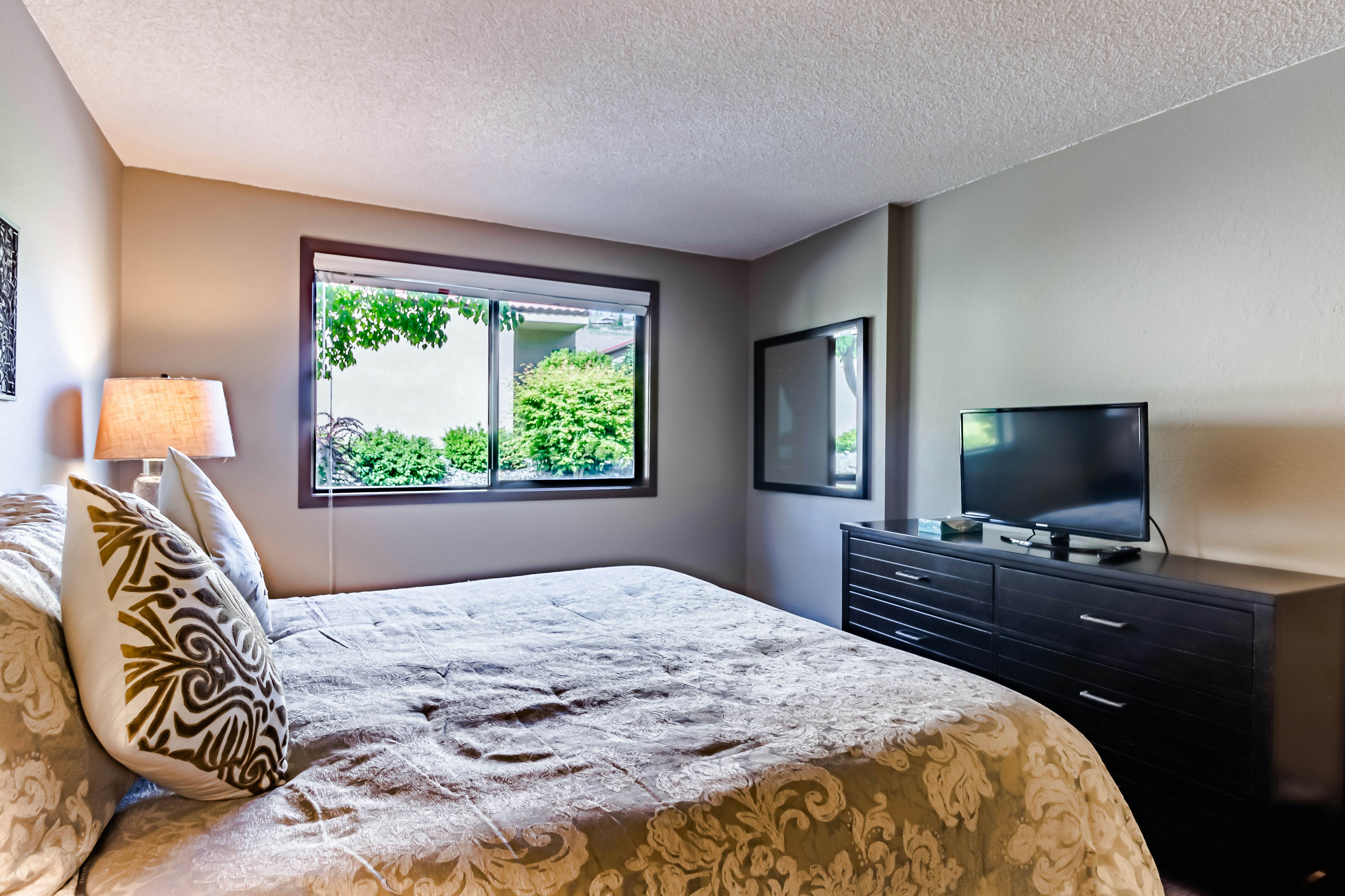 Lake Chelan Shores - Spirit of the Cascades #1-2