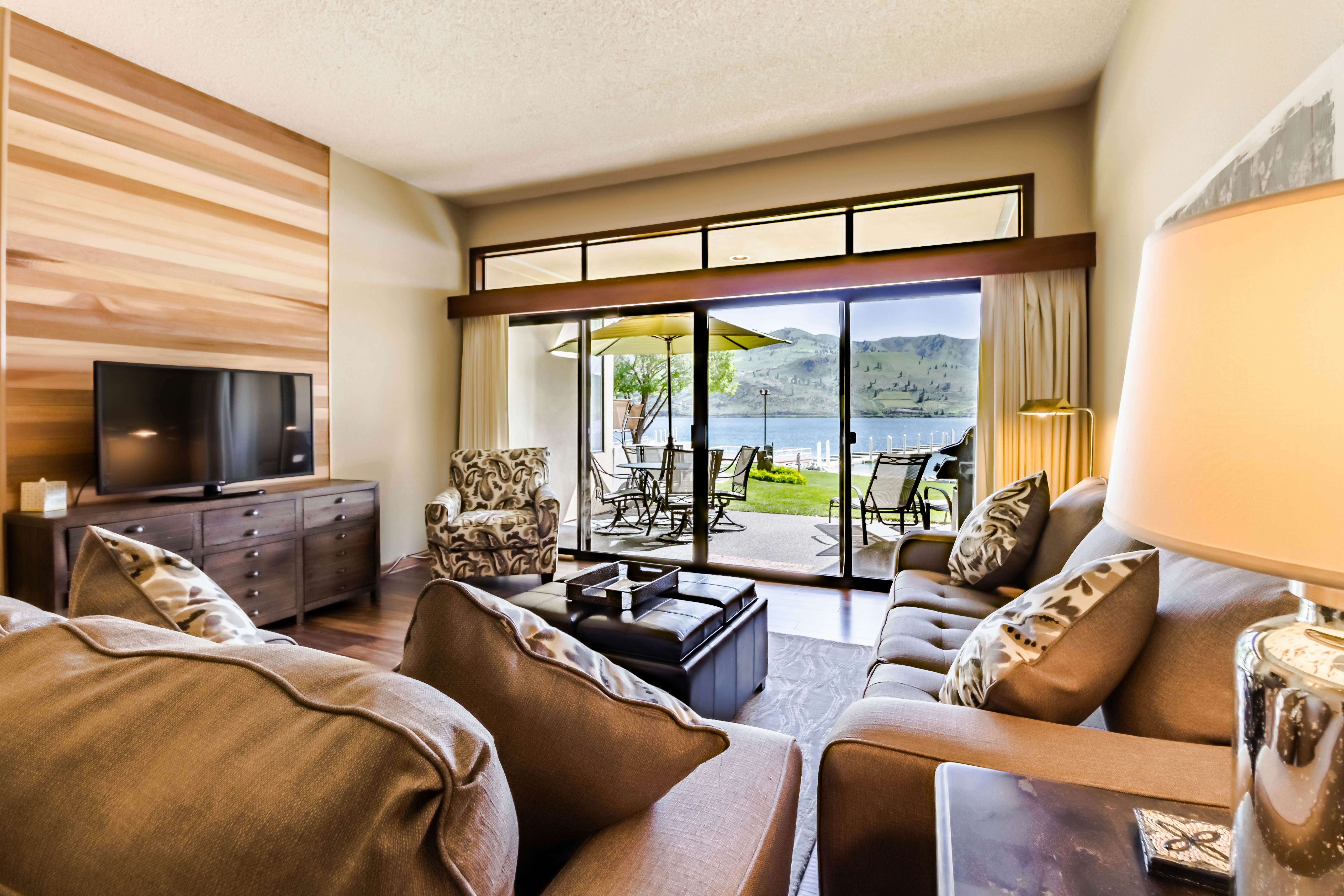 Lake Chelan Shores Rentals Chelan Condo Rentals Vacasa