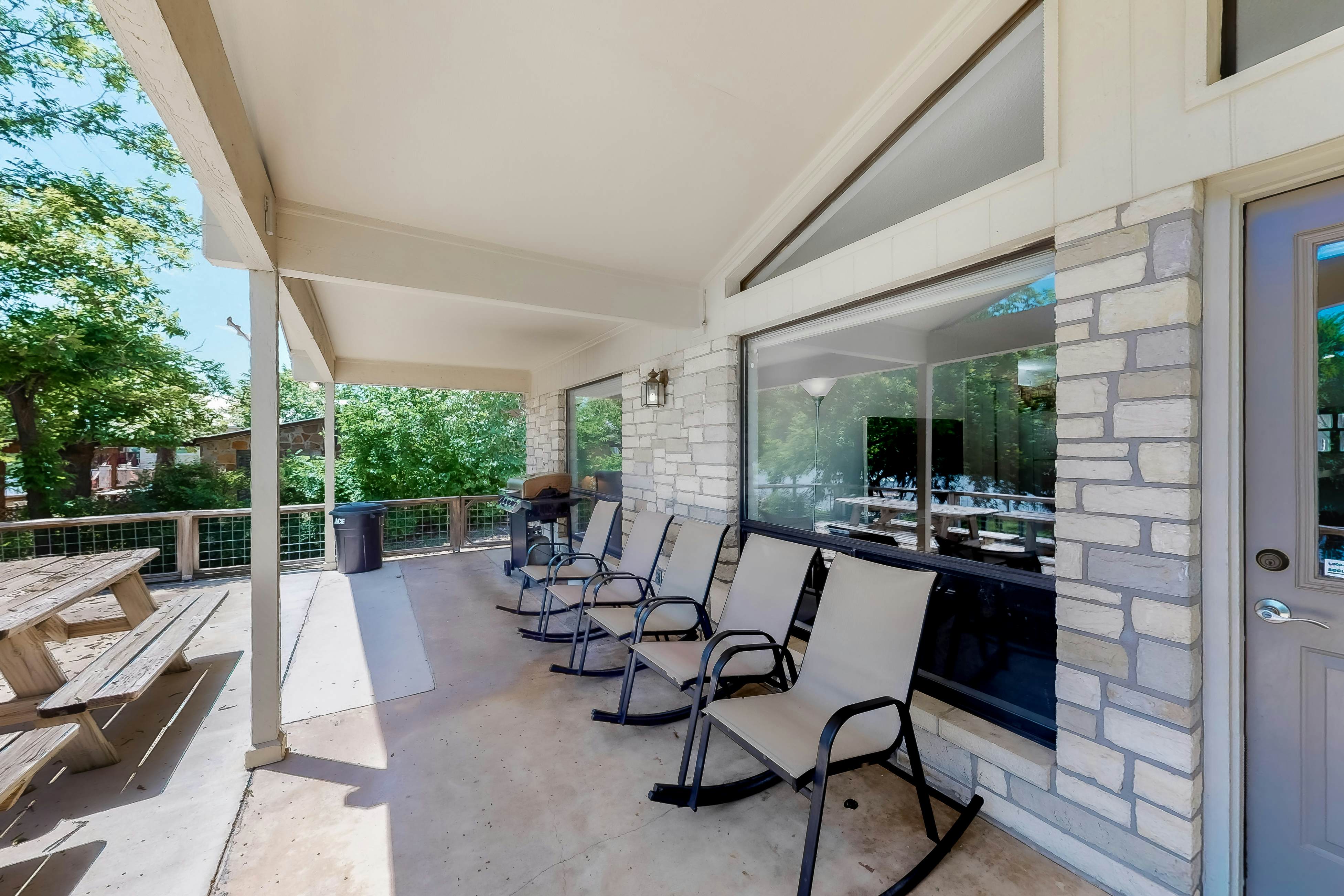 River Oaks R&R 4 BD Kingsland, TX Vacation Rental Vacasa