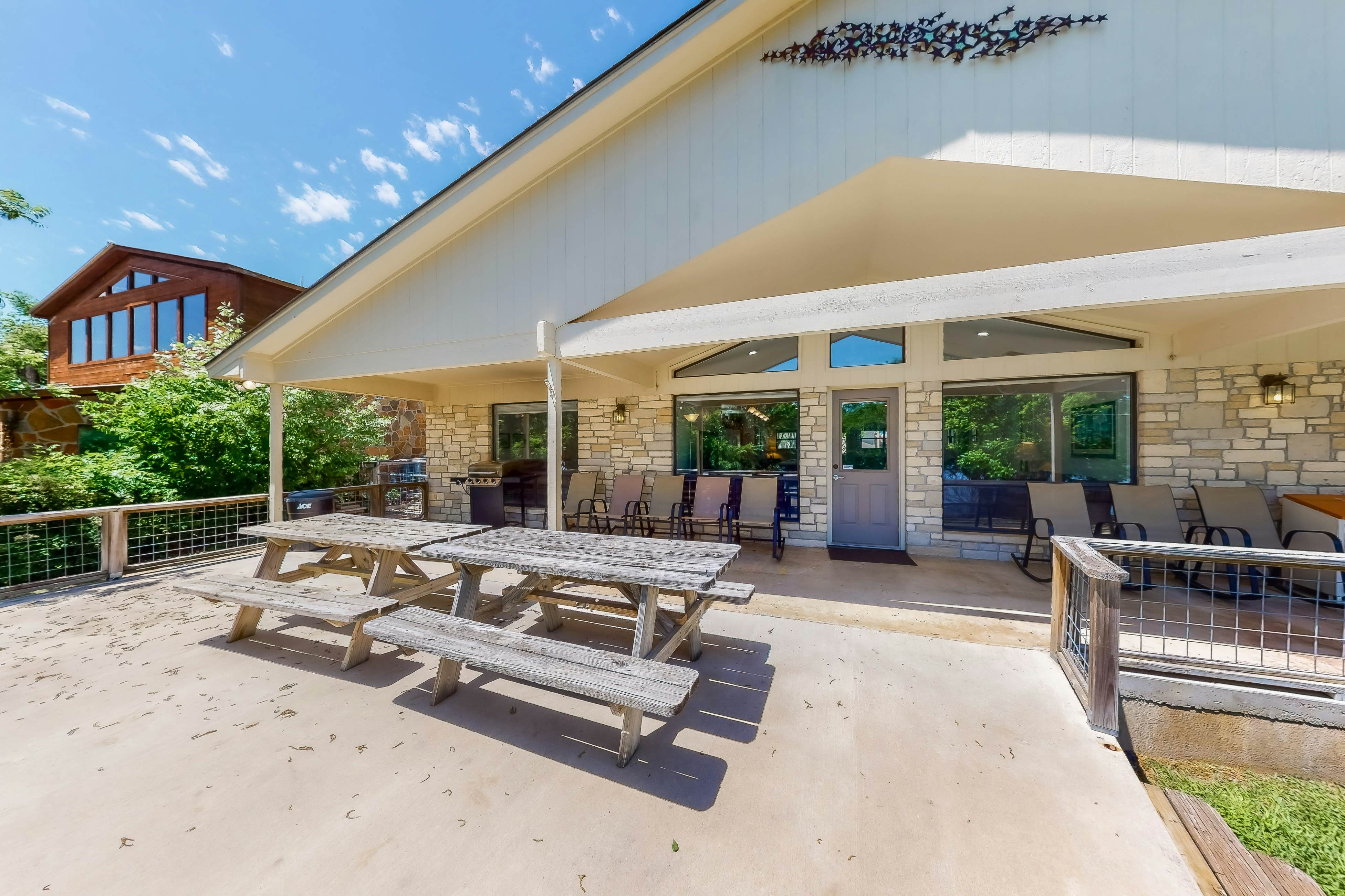 River Oaks R&R 4 BD Kingsland, TX Vacation Rental Vacasa