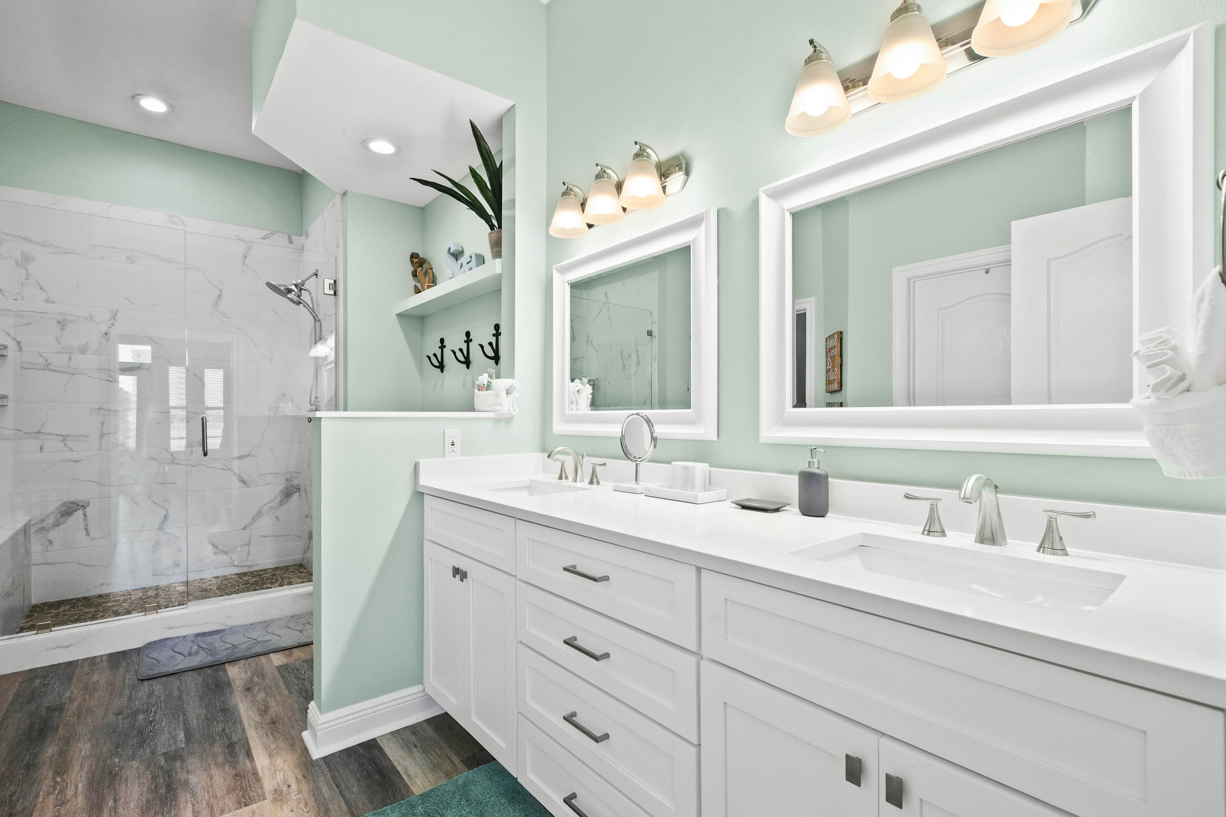 Seascape Lakefront Villas 405