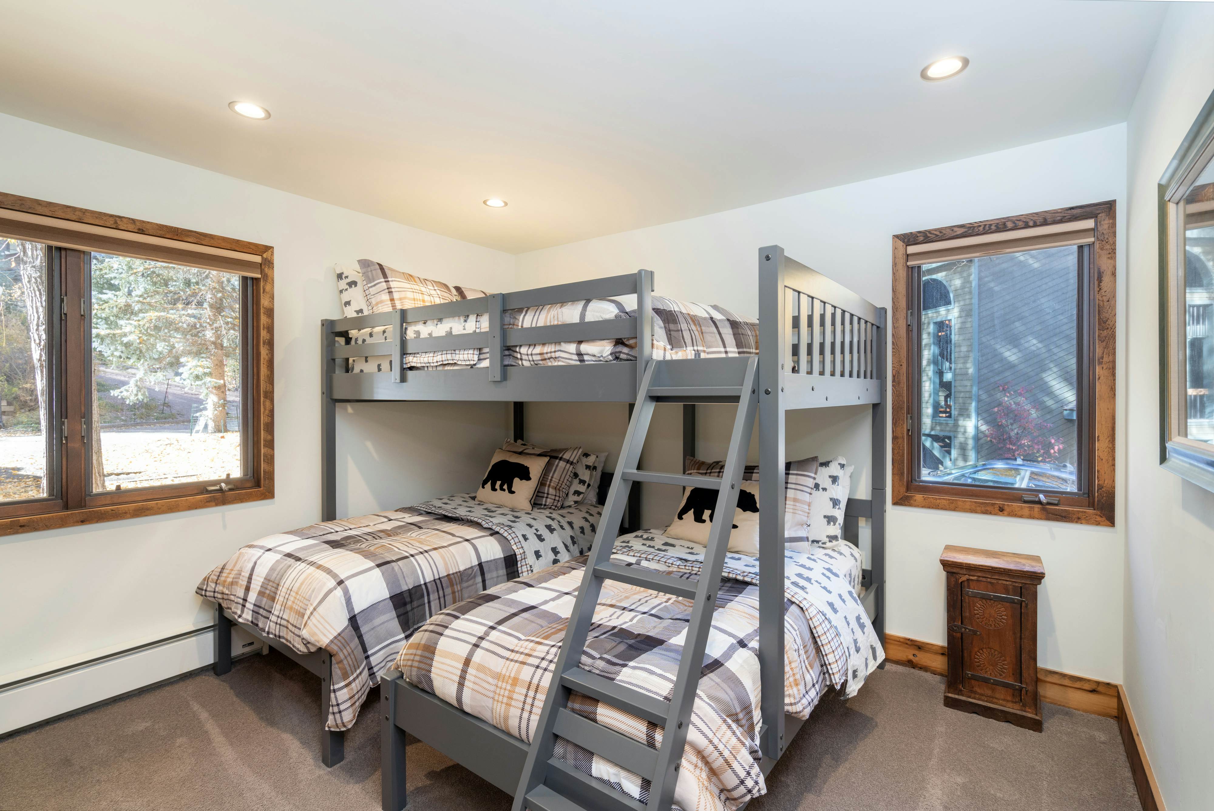 Riverside A101 - Riverside Hummingbird