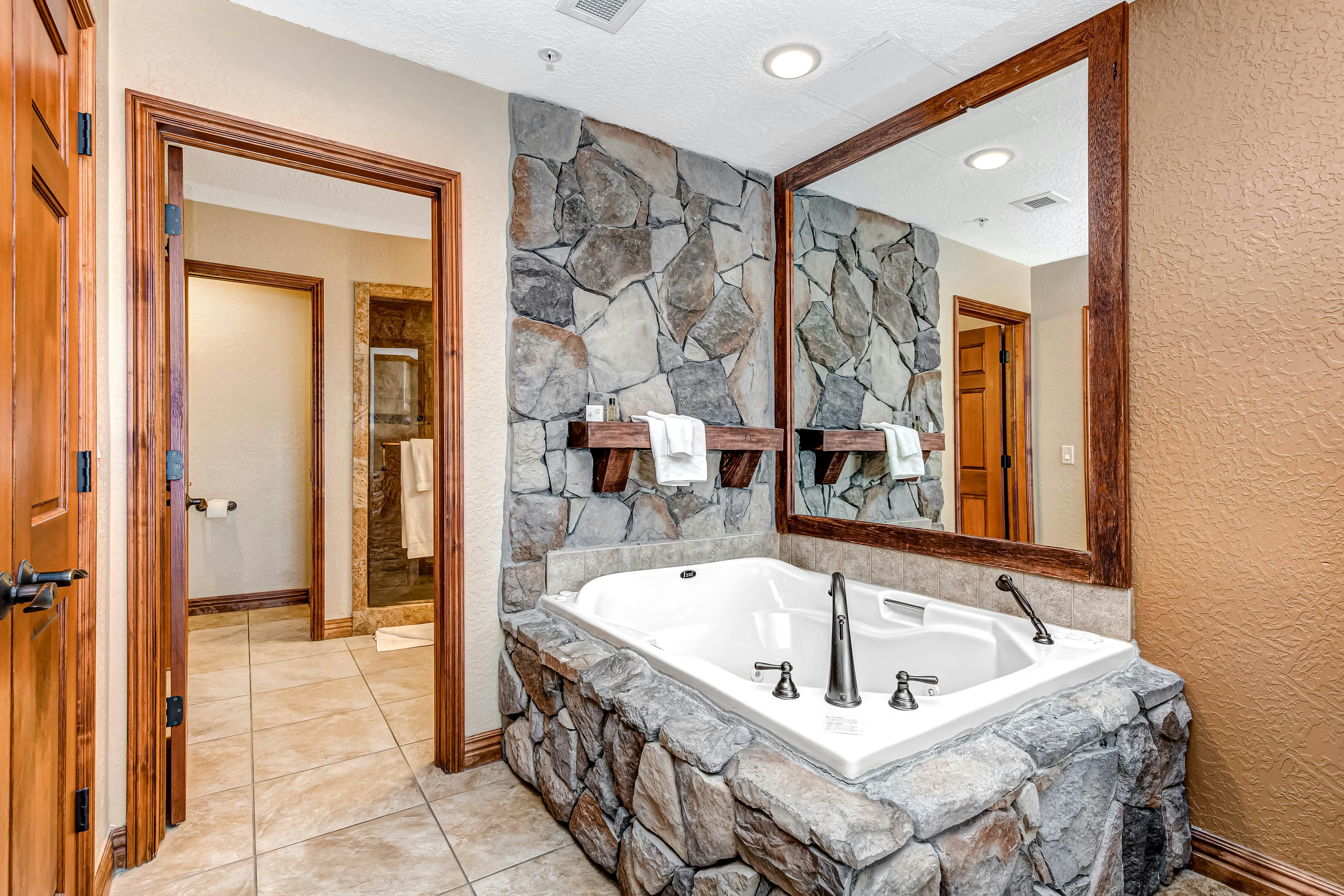 Westgate Luxury Condo 4814, A Side