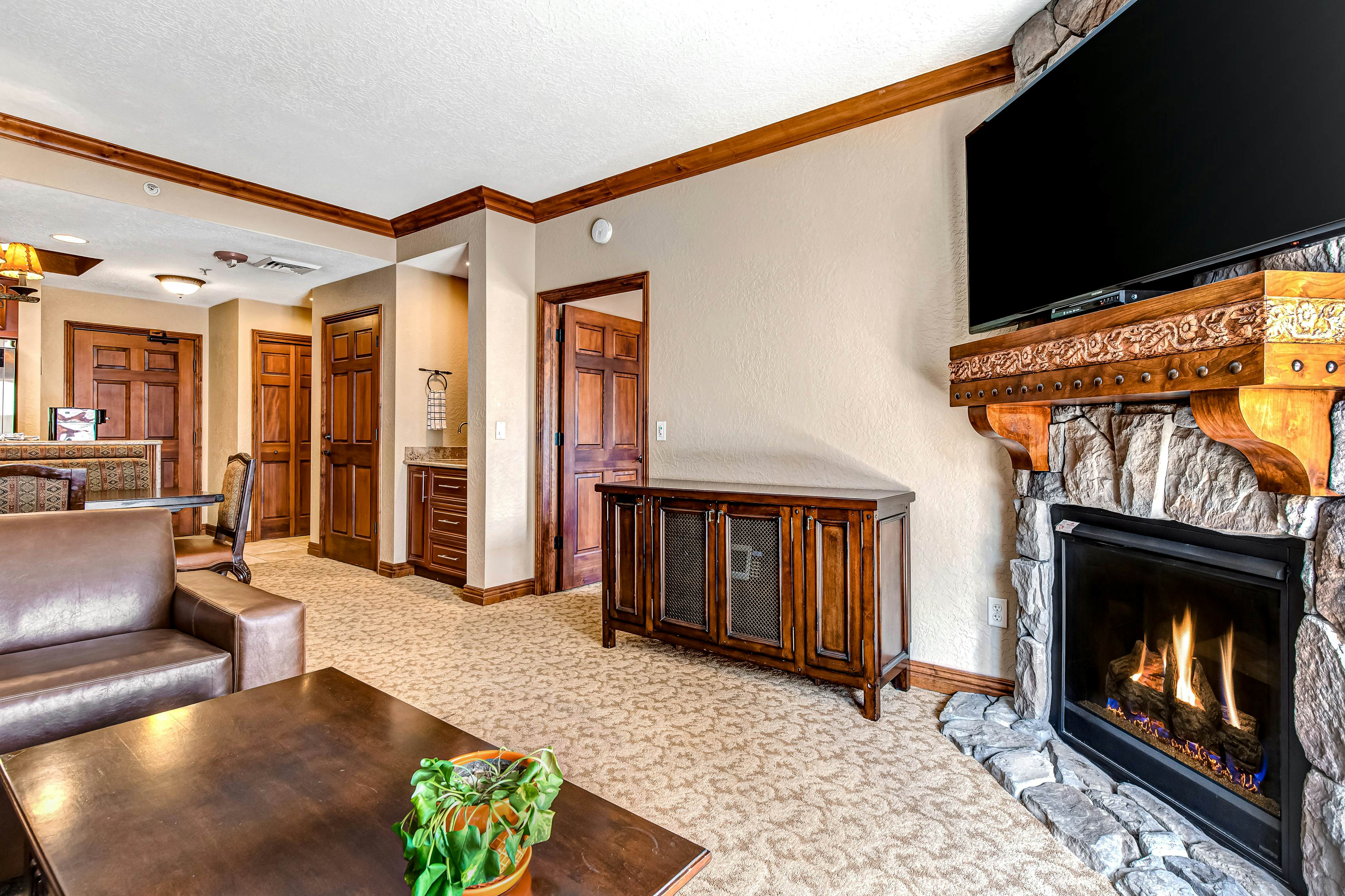 Westgate Luxury Condo 4814, A Side