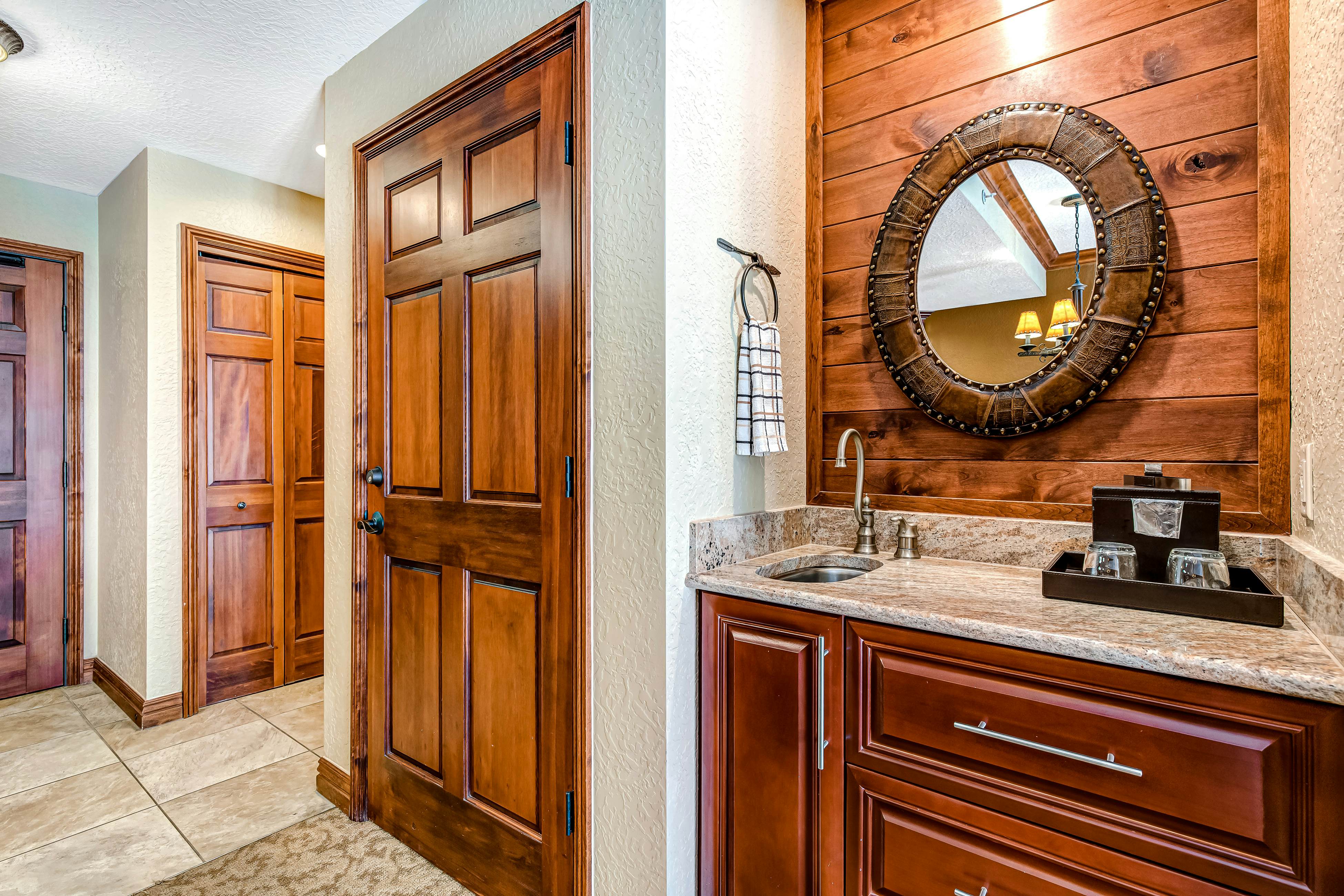 Westgate Luxury Condo 4814, A Side