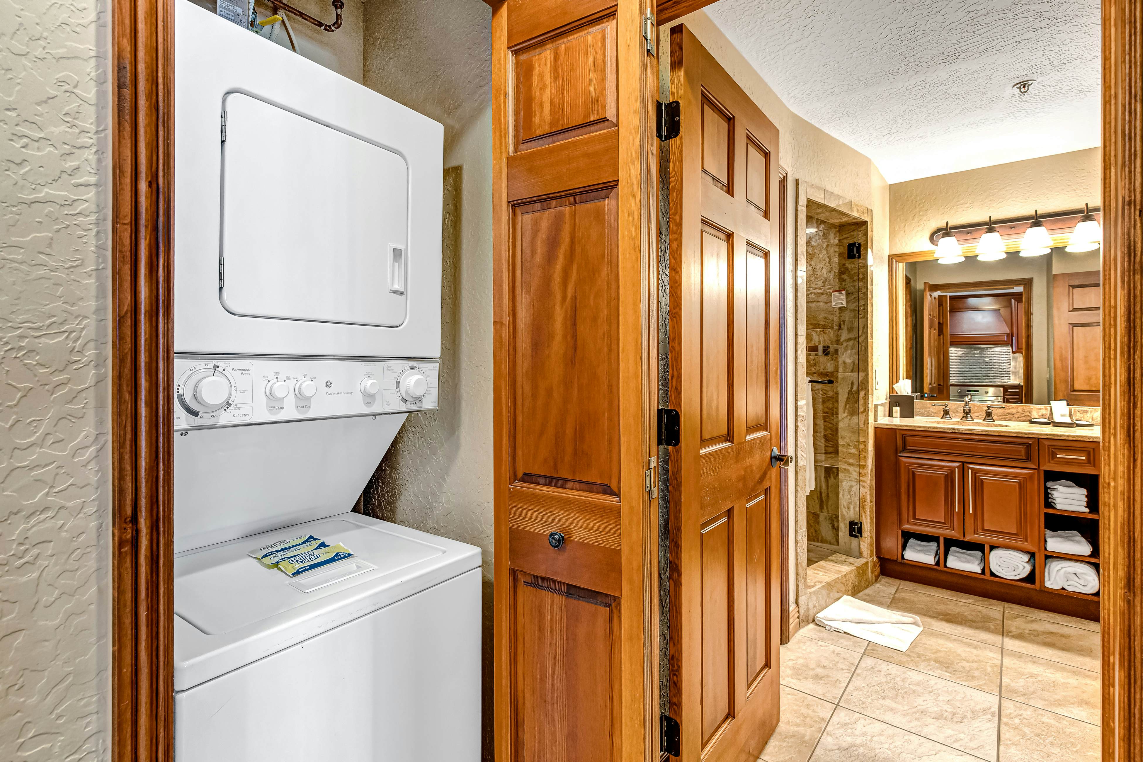 Westgate Luxury Condo 4814, A Side