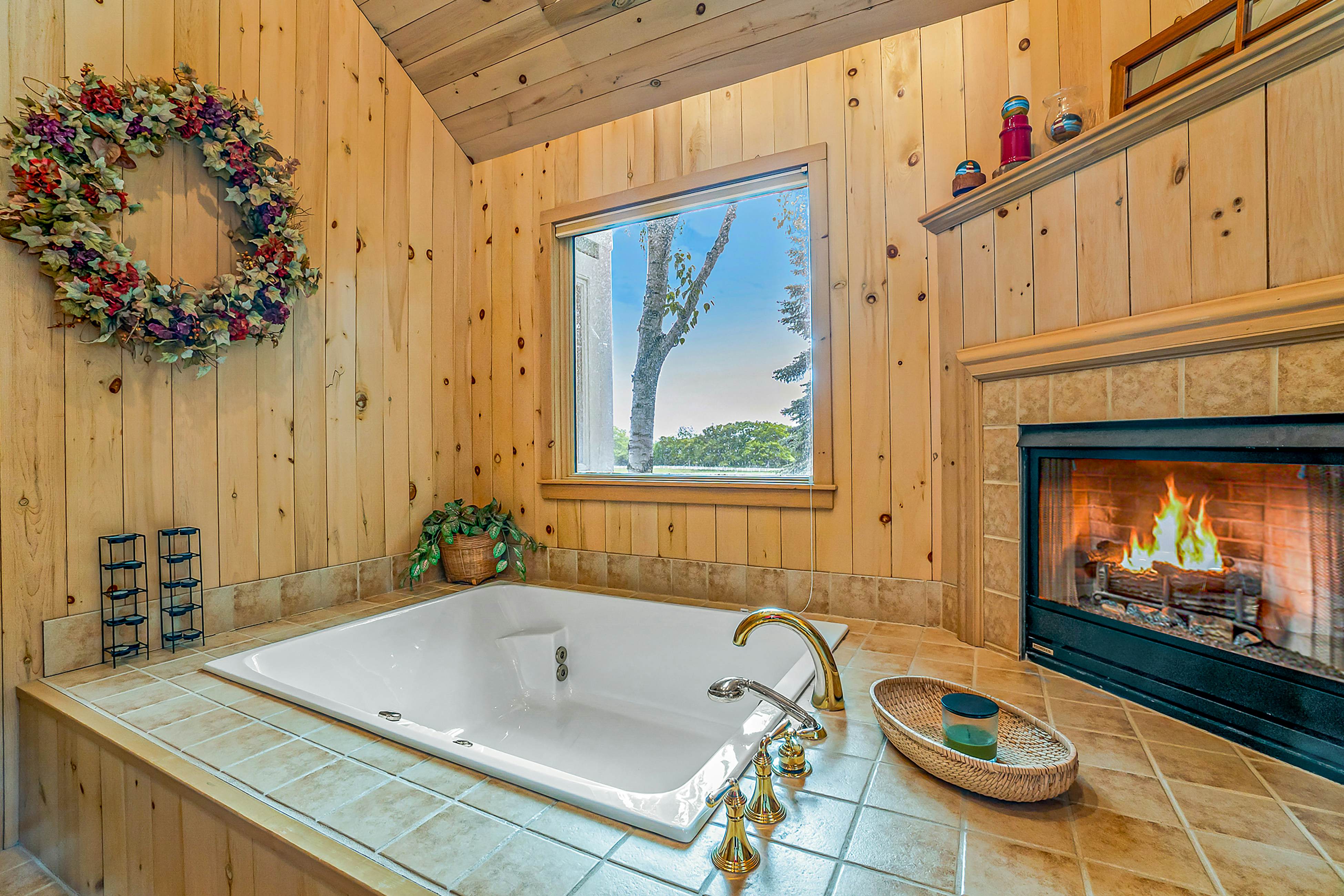 Birchwood Meadows Bliss 3 BD Harbor Springs, MI Vacation Rental Vacasa