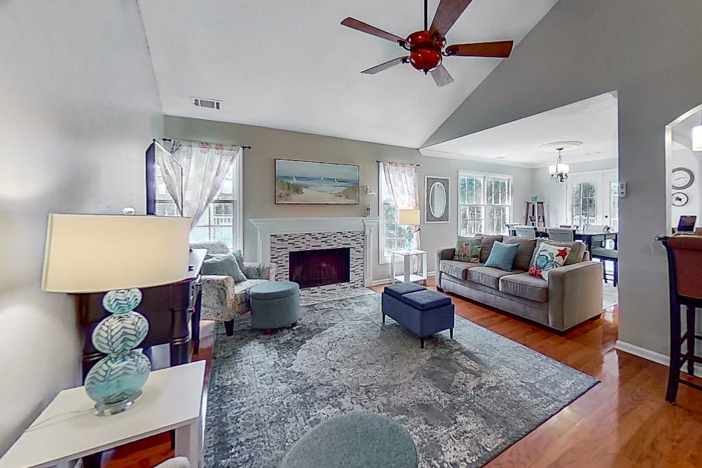 Dog-Friendly Condo w/ Lagoon & Golf View, WiFi & Shared Pool - Walk to Beach — Hilton Head, SC — vacation rental