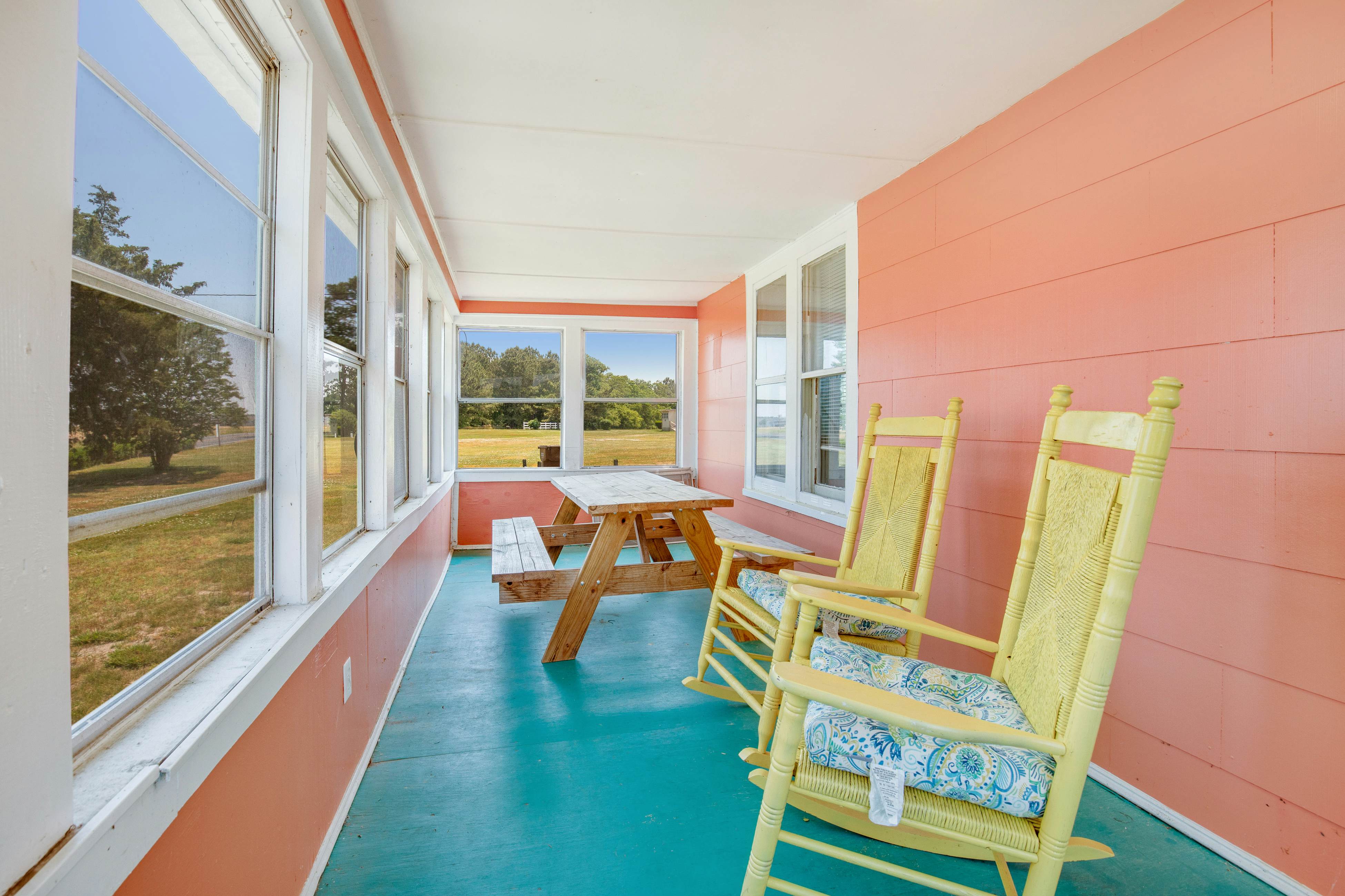 The Brooklyn Cottage 3 BD Berlin, MD Vacation Rental Vacasa