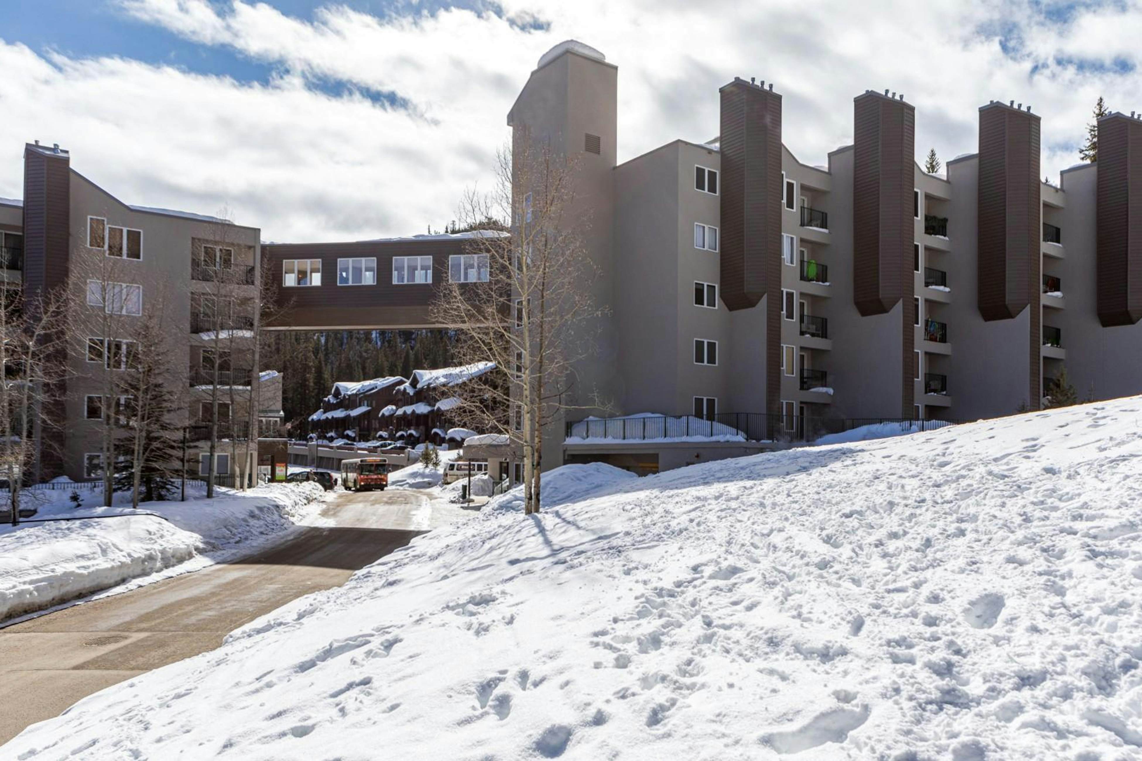 Iron Horse Resort 5064