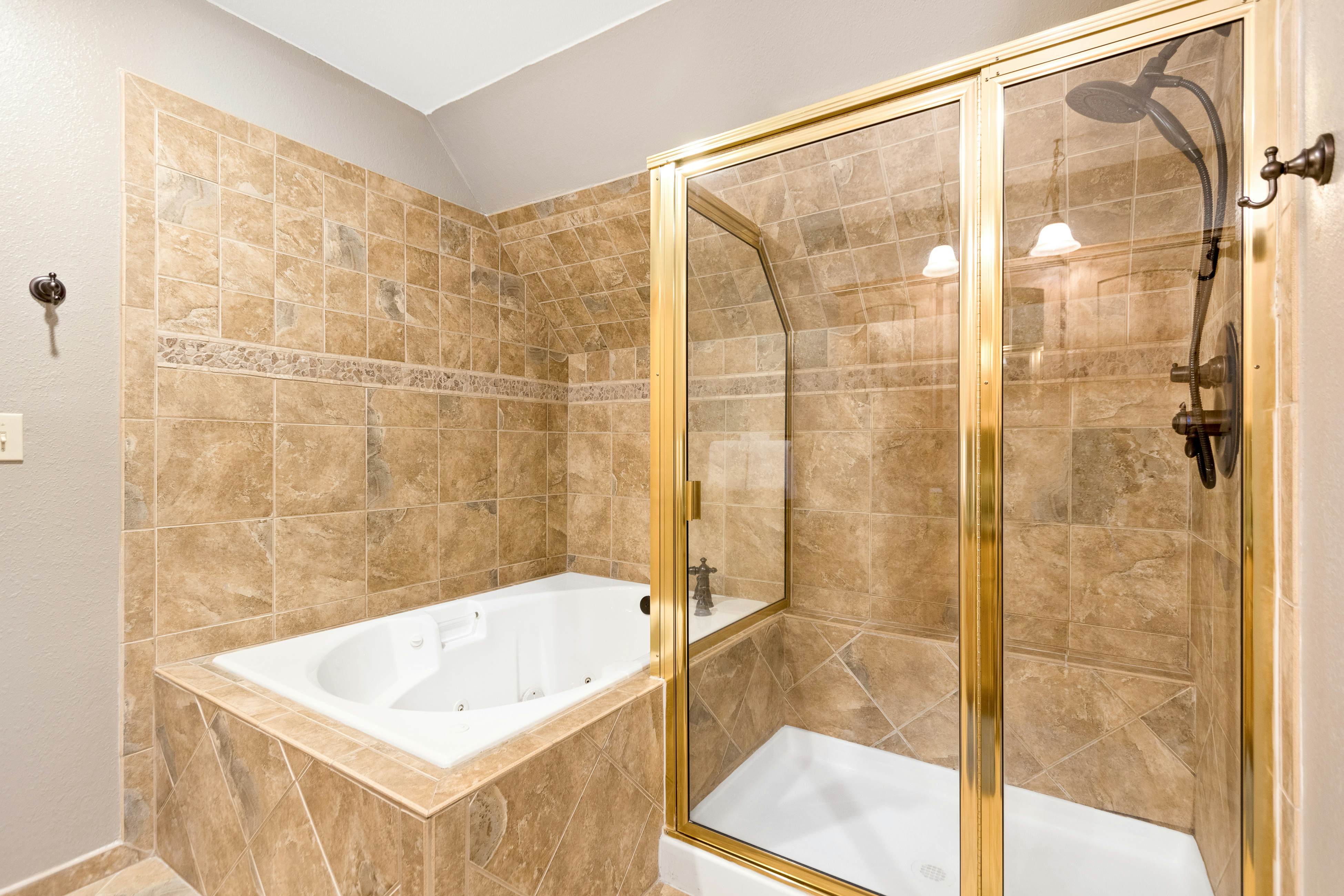 Antler Cove Lodge 4 BD Sagle, ID Vacation Rental Vacasa