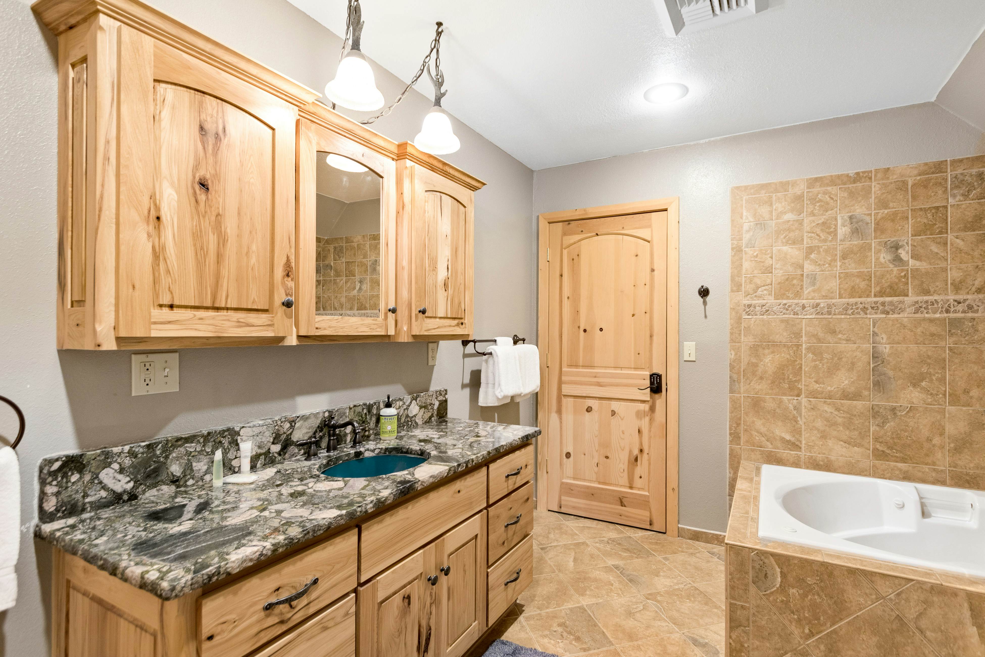 Antler Cove Lodge 4 BD Sagle, ID Vacation Rental Vacasa